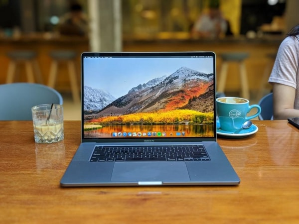 Chọn mua macbook cũ bạn vẫn có thể an tâm cho một ngày làm việc