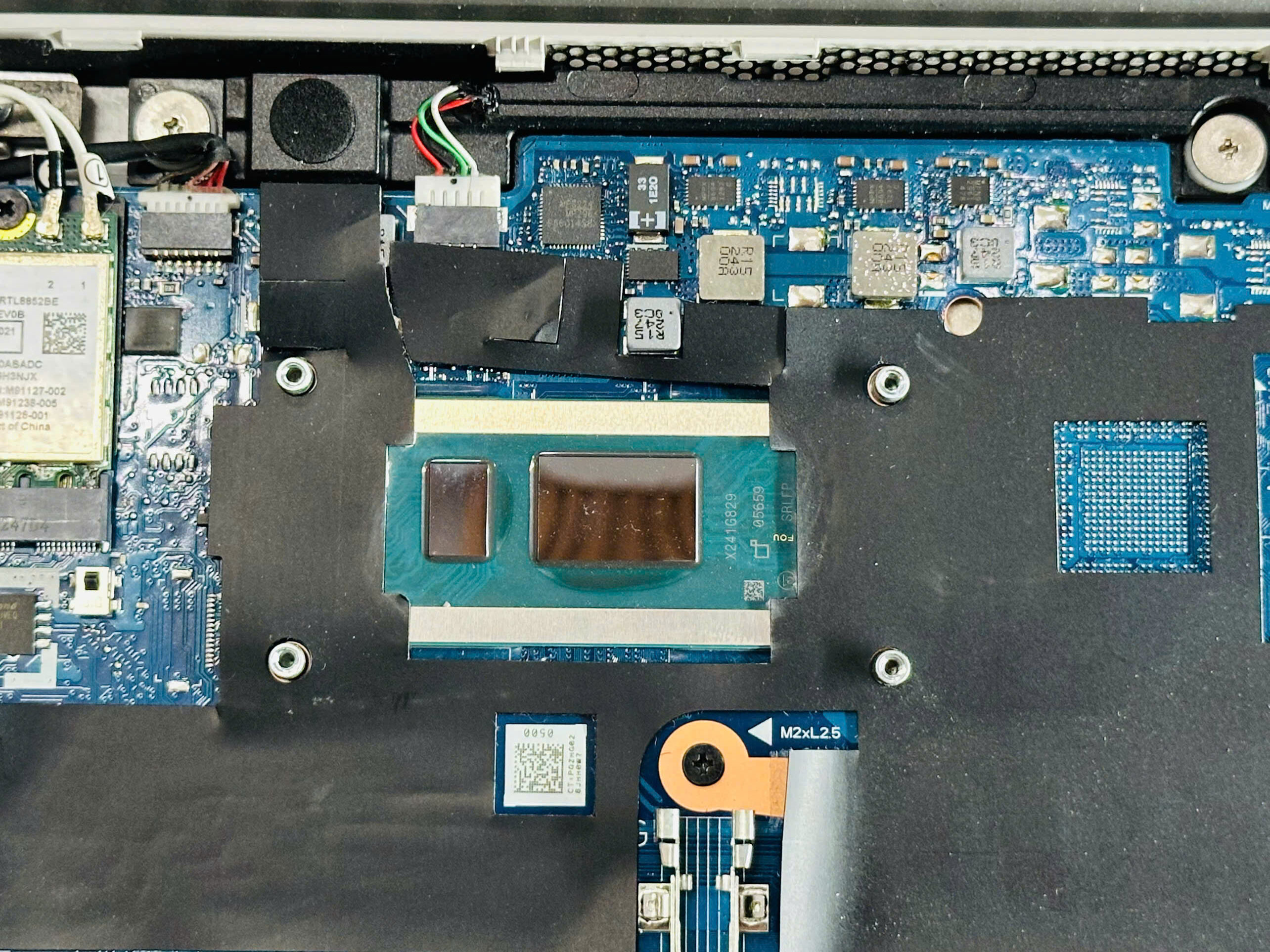 Nâng cấp CPU trên laptop đòi hỏi kỹ thuật rất cao