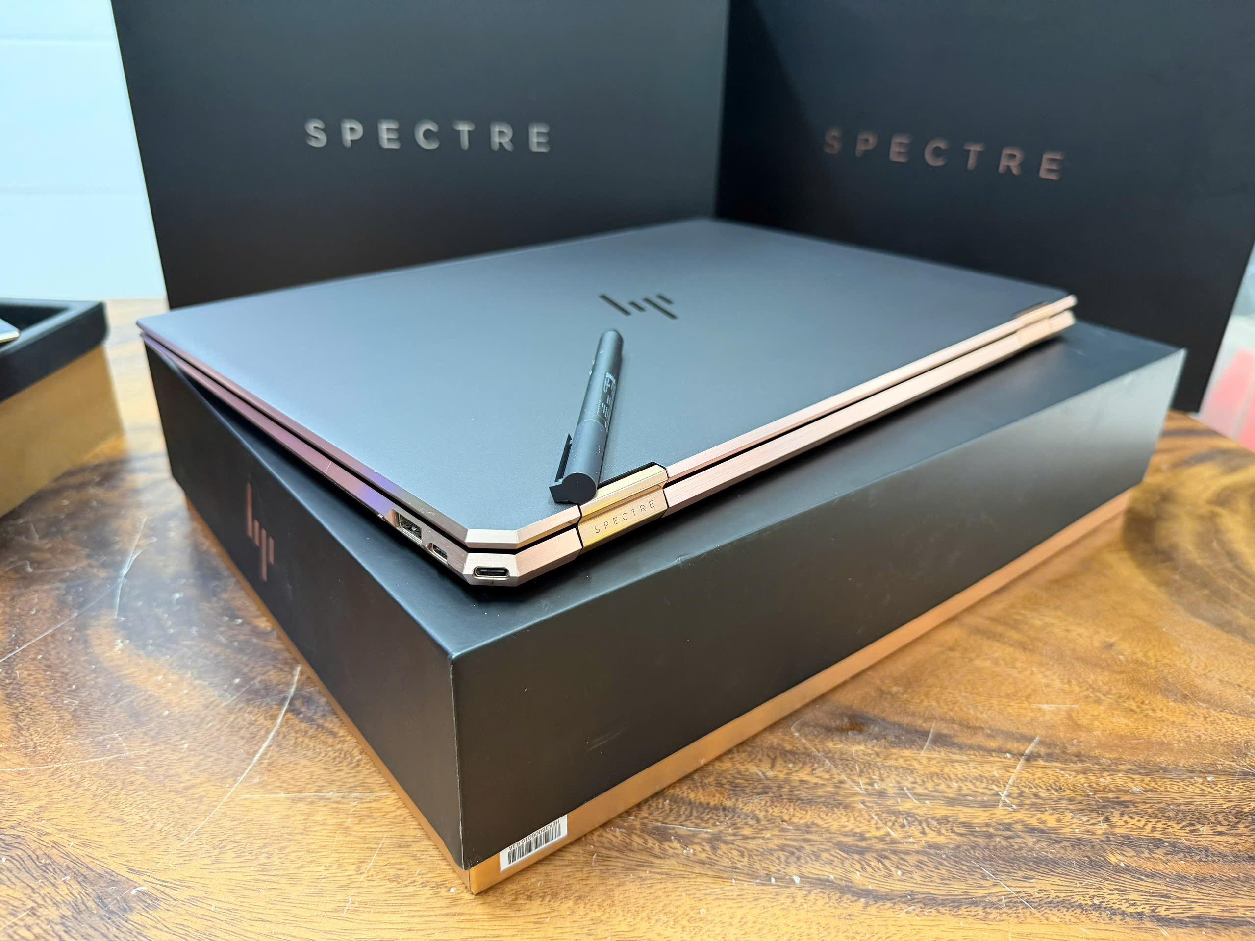 Hp Spectre 15 Gemcut, Gold Black (4)