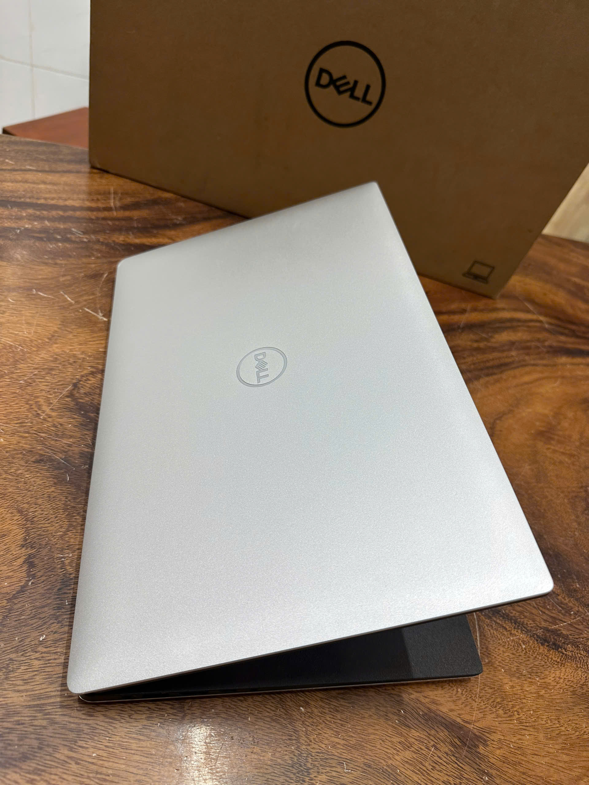 Dell Xps 7590 Core I7 Oled (3)