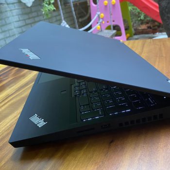 Thinkpad P15, core i7 10750H, 16G, Nvida T1000.