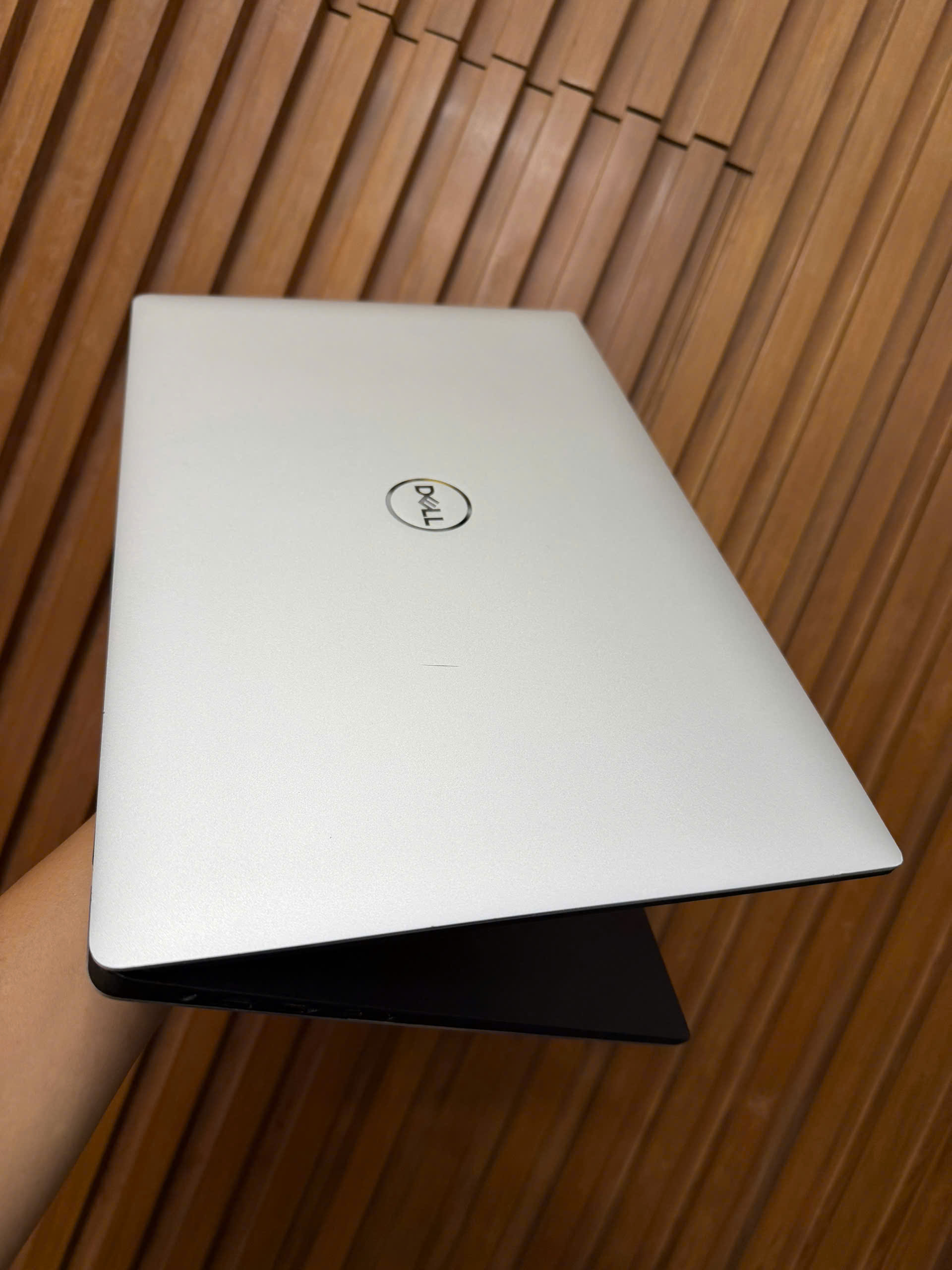 Dell Xps 9570 (5)