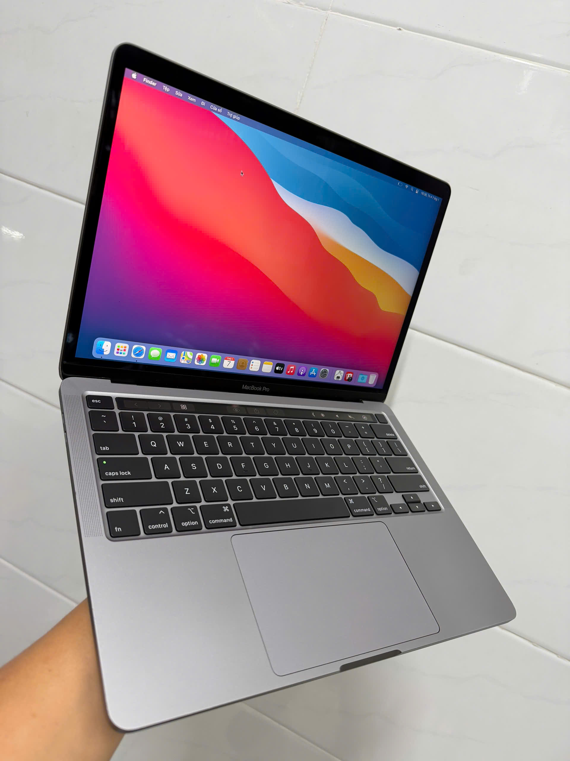 Macbook Pro 13 2020 (1)