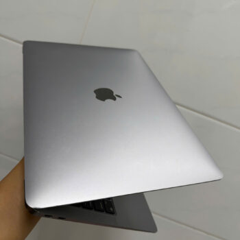 Macbook air M1, ram 8G, ssd 256G.