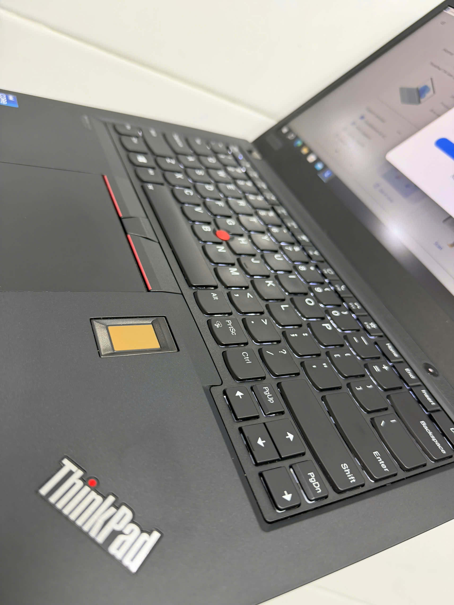 Thinkpad T14 Gen 2 I7 (4)
