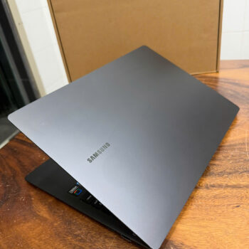 Samsung Galaxy Book3 pro NP960XFG , core i5 1340p, 16G, 256G, AMOLED