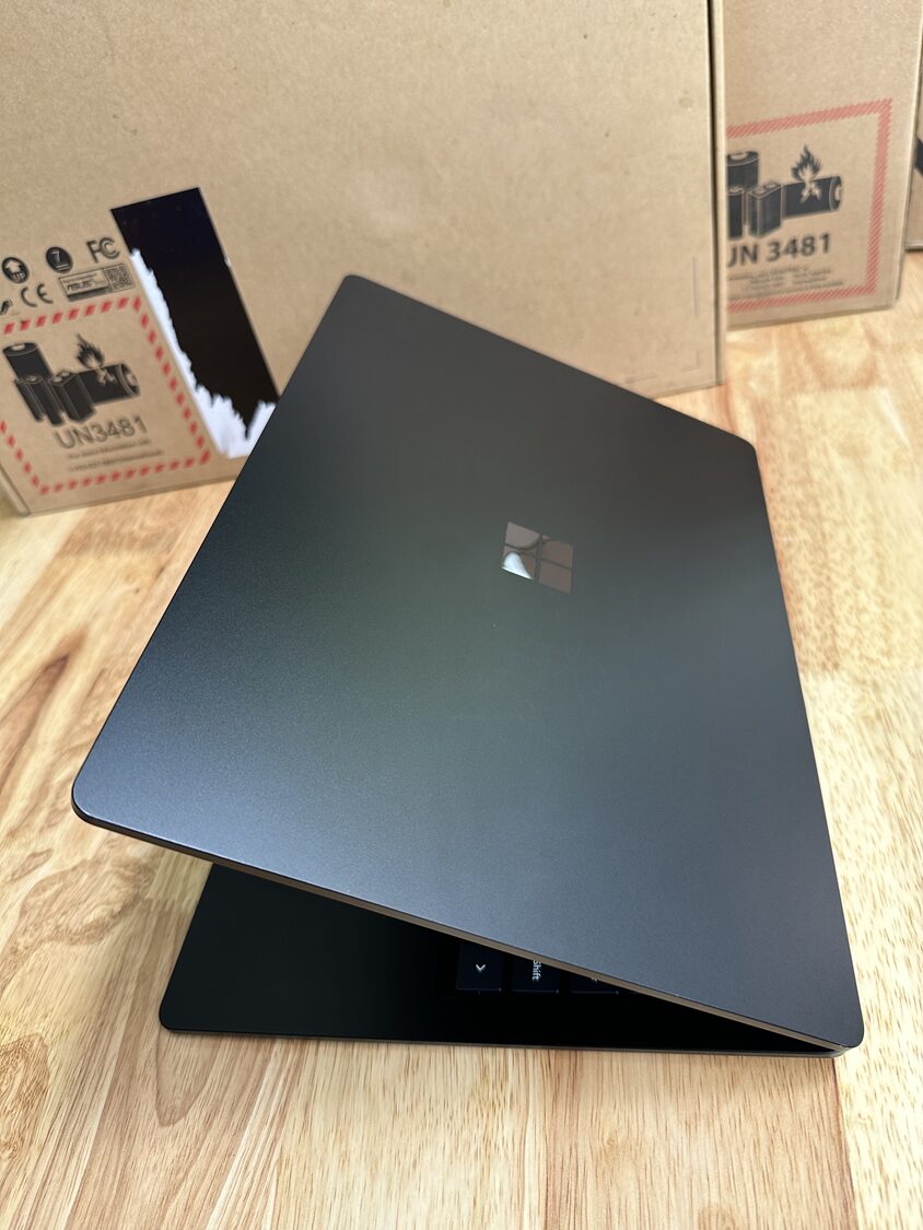 Surface laptop 5, core i7 1265u, 32G, 512G, 15in