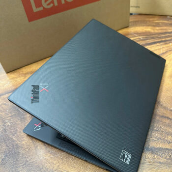 Thinkpad X1 gen 11 Core i7-1365U, ram 32G, 512G, 2.8K oled