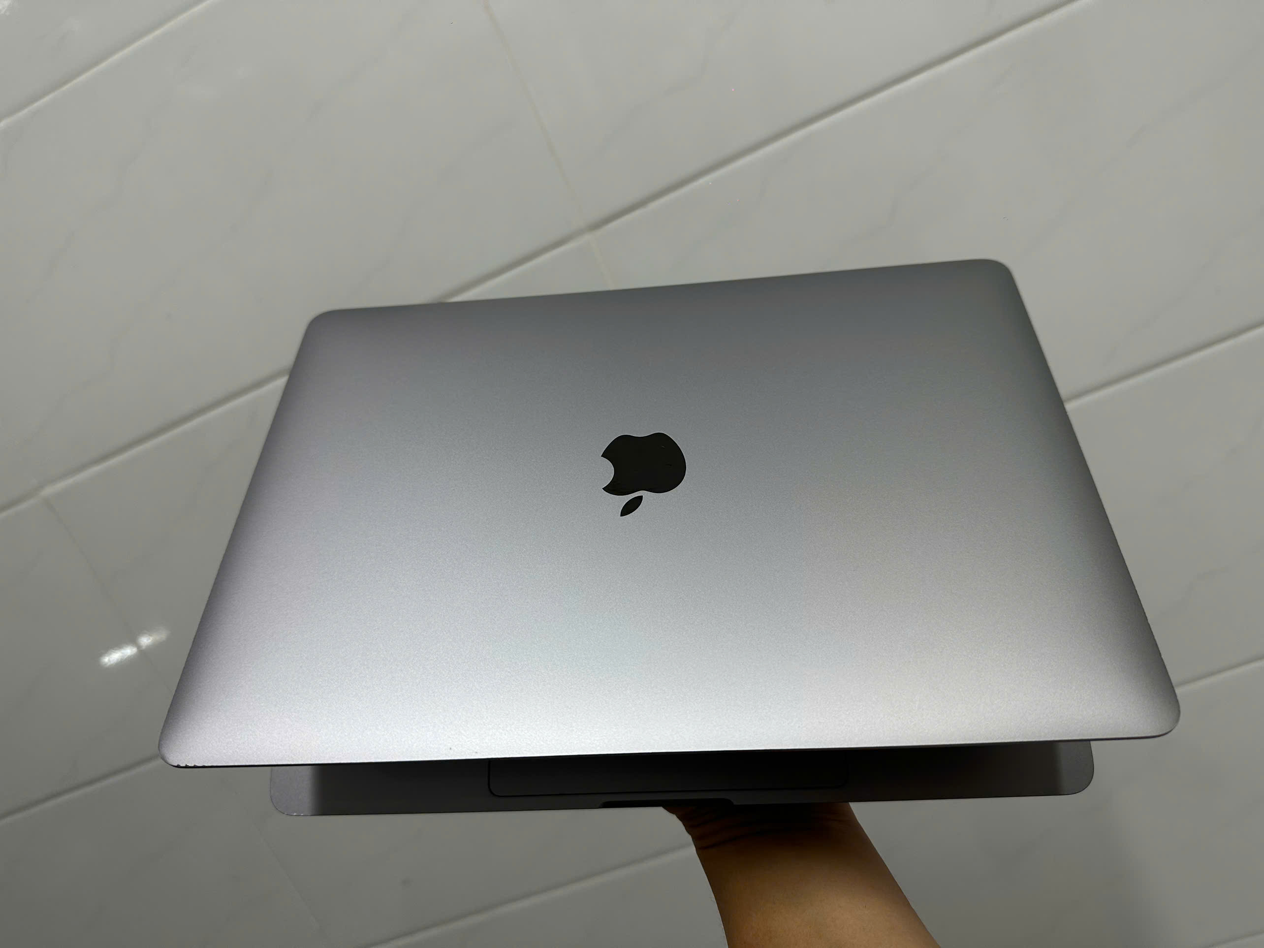 Macbook Pro M2 13inch (4)