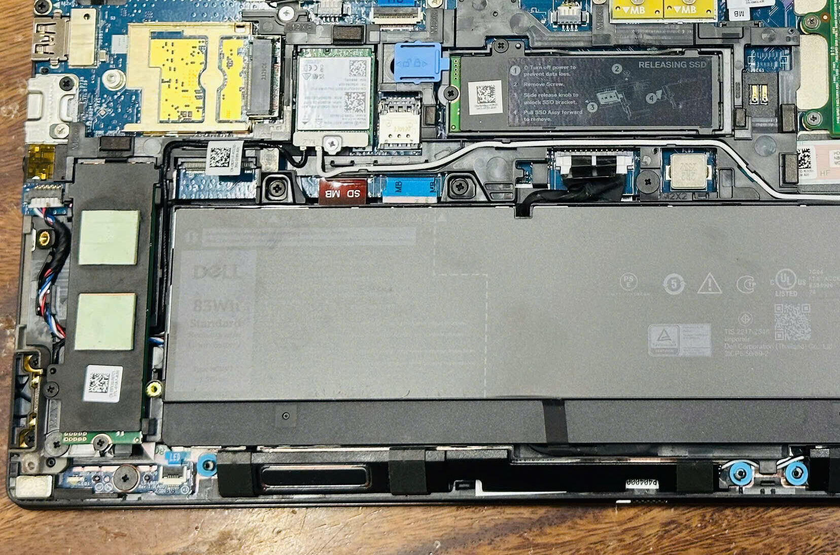 Dell Precision 7000 Series luôn có nhiều khe SSD
