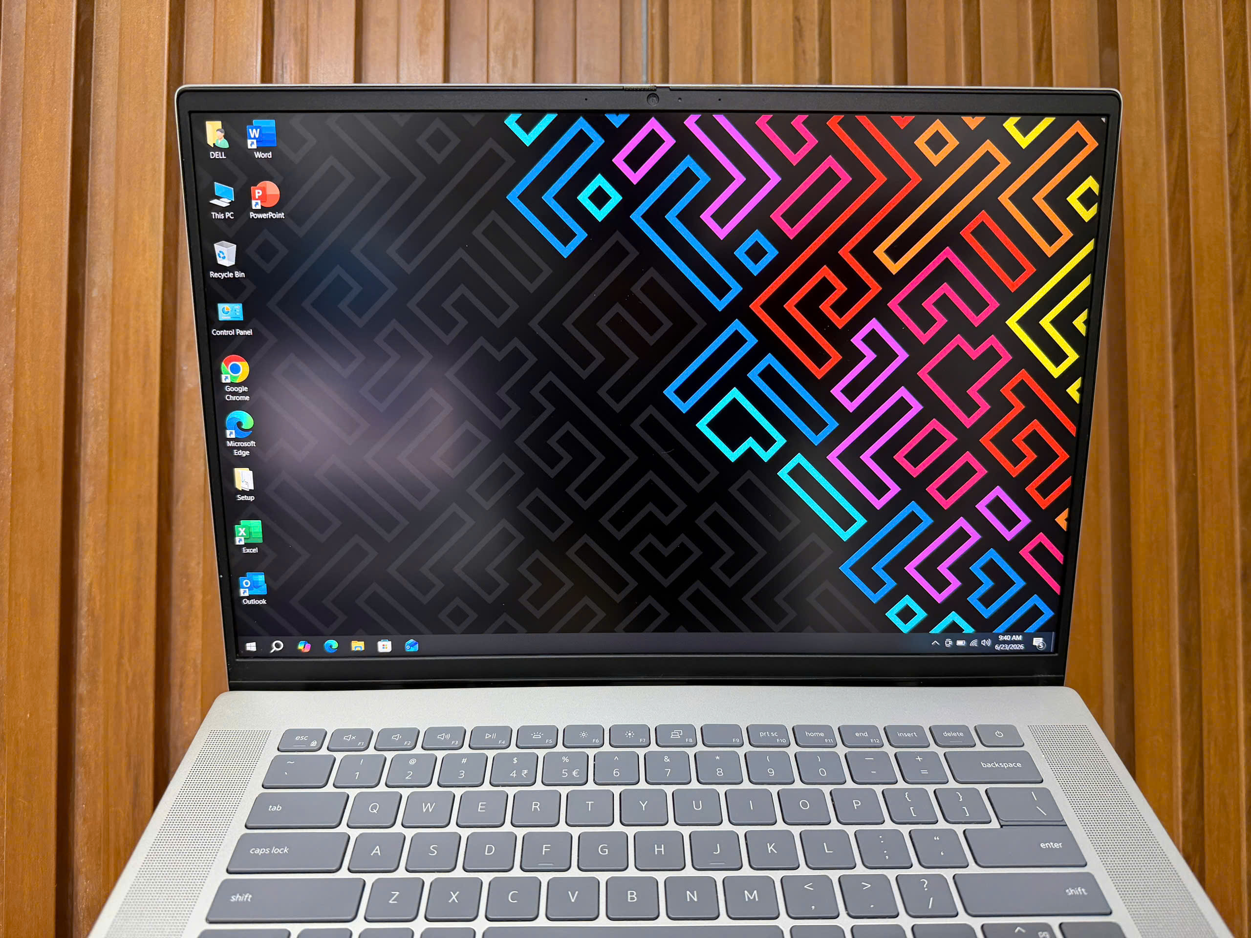 Dell Vostro 5620 (6)