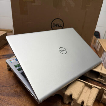 Dell inspiron 15 3520, core i5 1235U, 16G, 512G, 15,6in FHD.