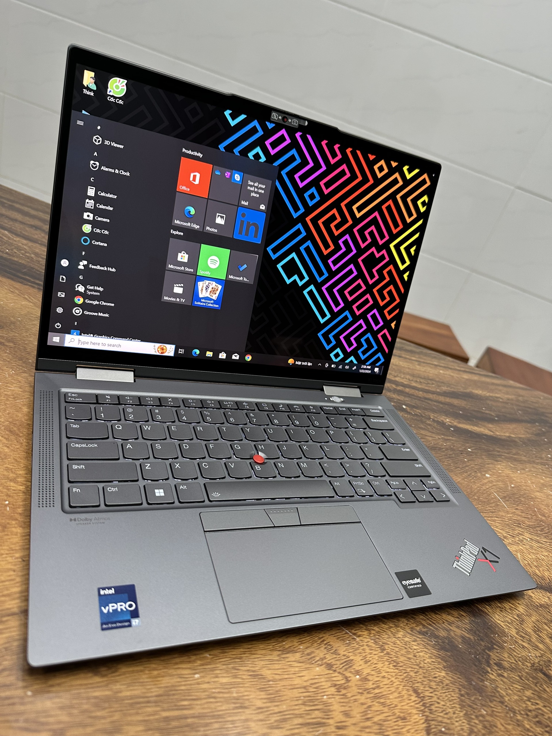 Tuy màn là màn hình FHD+ tiêu chuẩn nhưng vẫn sắc nét và cảm ứng mượt mà