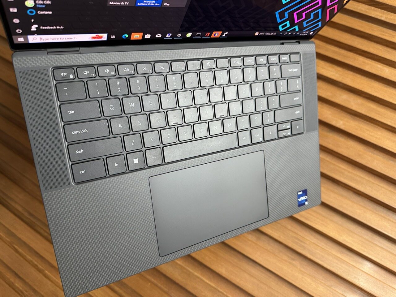 Trackpad hỗ trợ thao tác đa cử chỉ