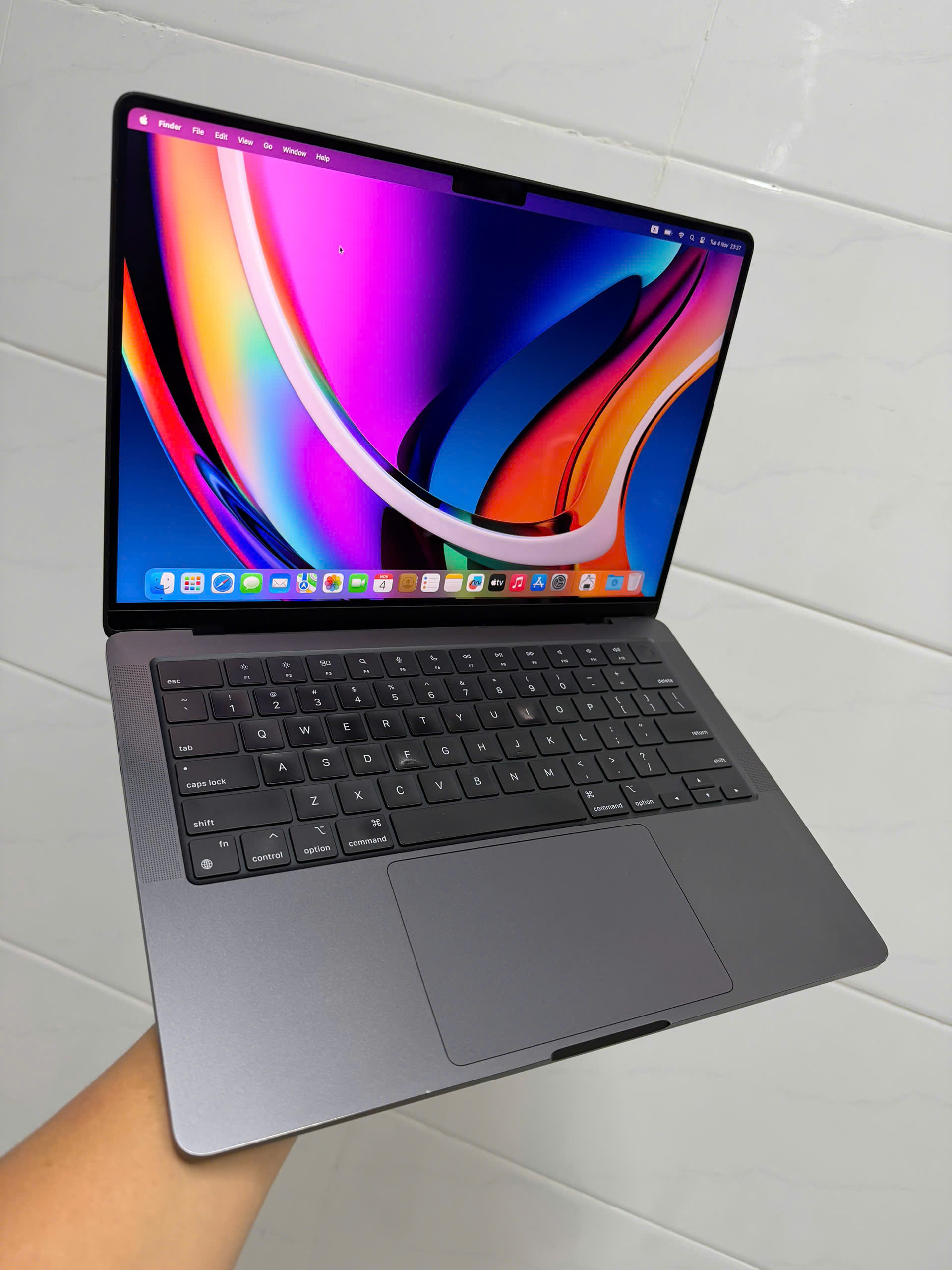 Macbook Pro 14 M3 Pro 90 (2)