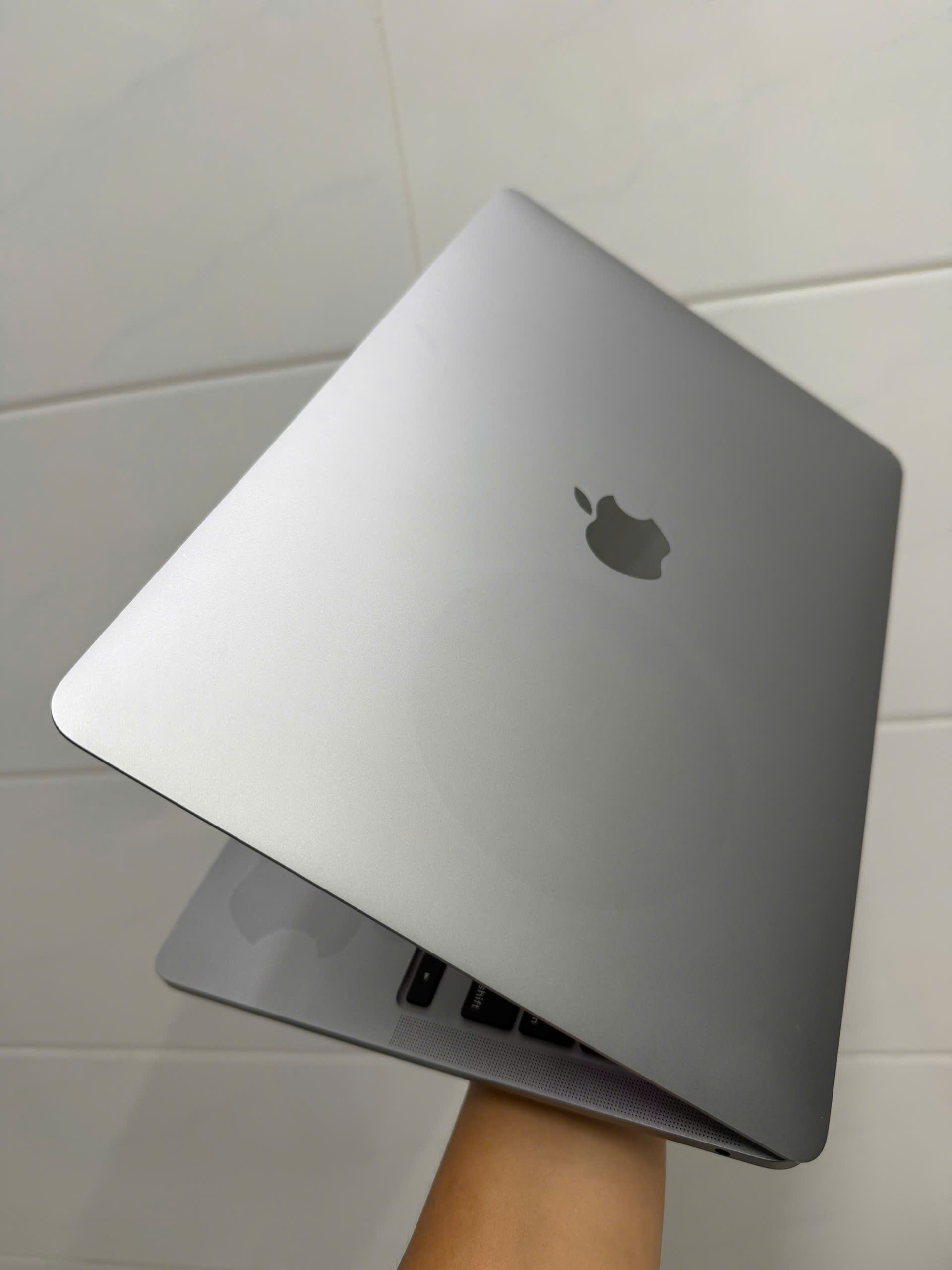 Macbook Pro 2017 13in (1)