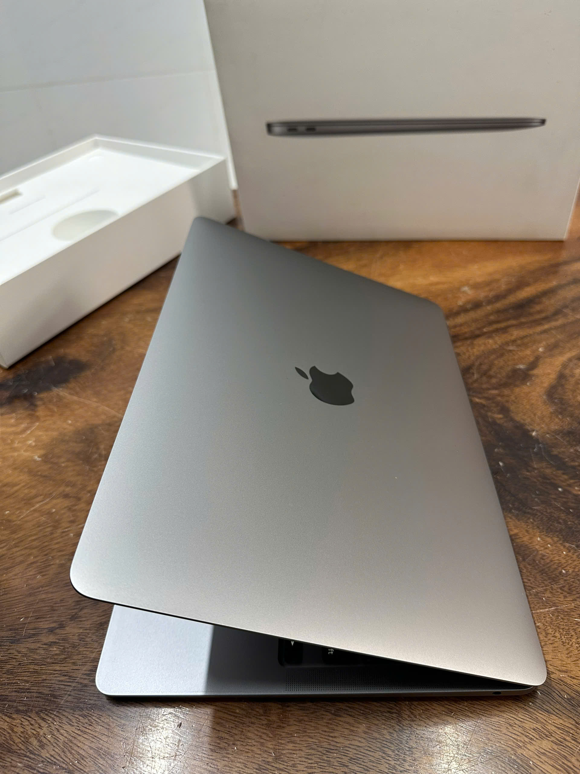Macbook Air M1 Box (5)
