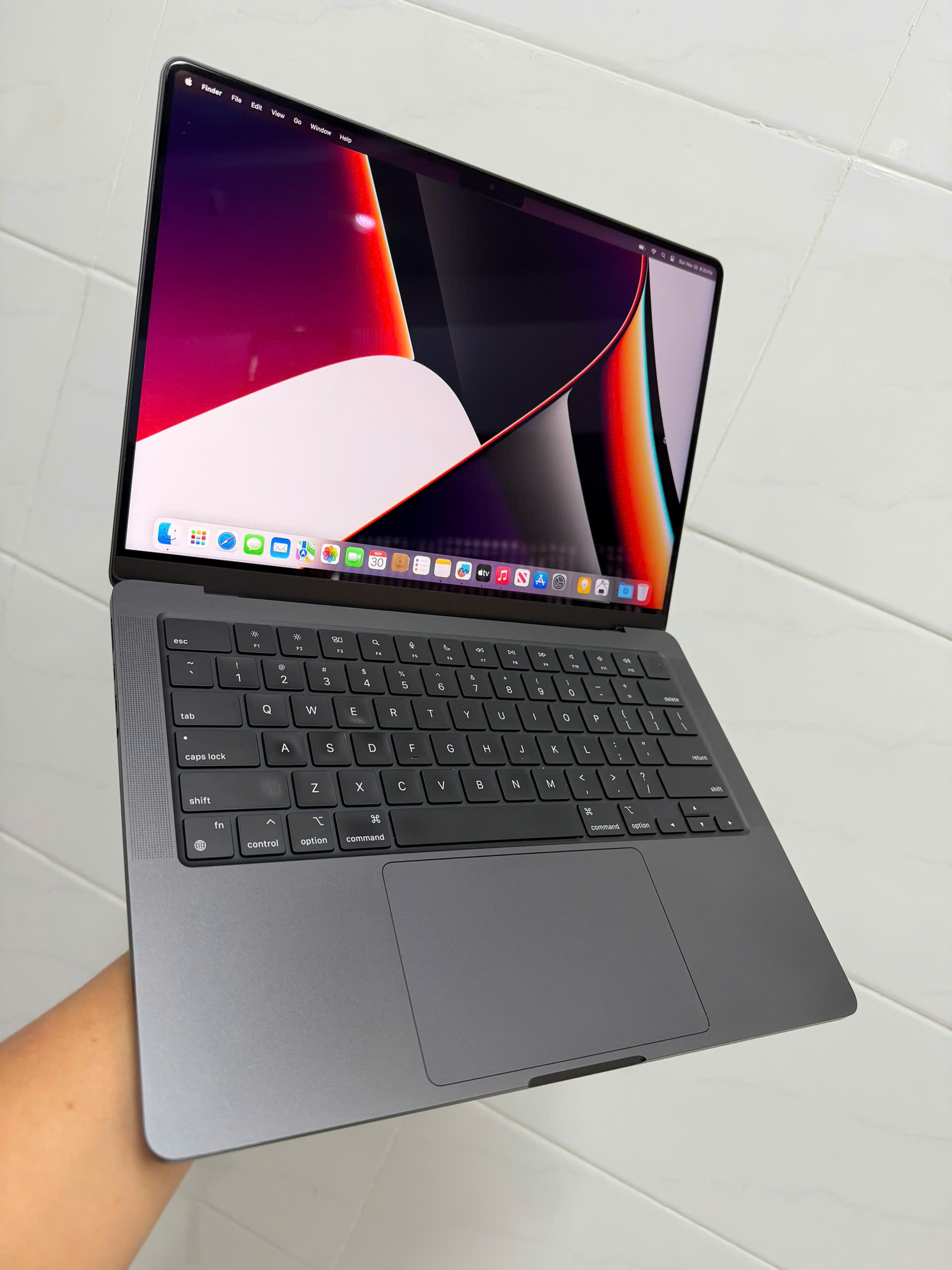 Macbook Pro 14 M3 Blackspace (7)