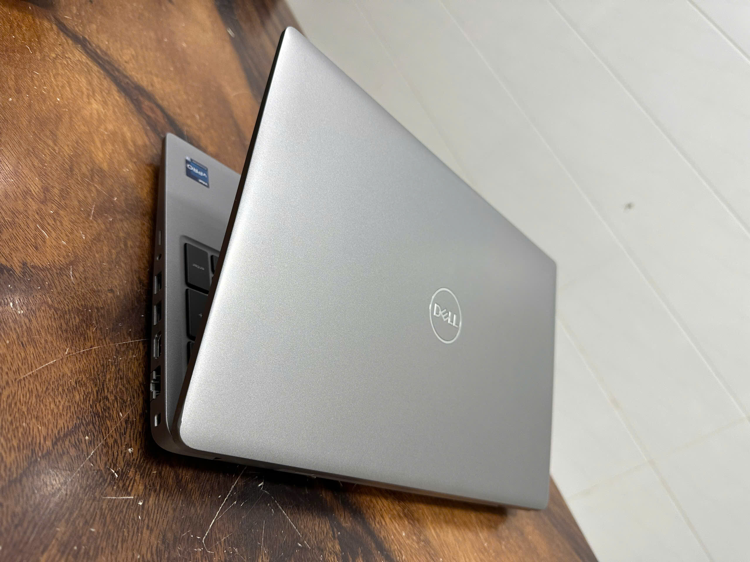 Thiết Kế Dell Precision 3581 cứng cáp bền bỉ
