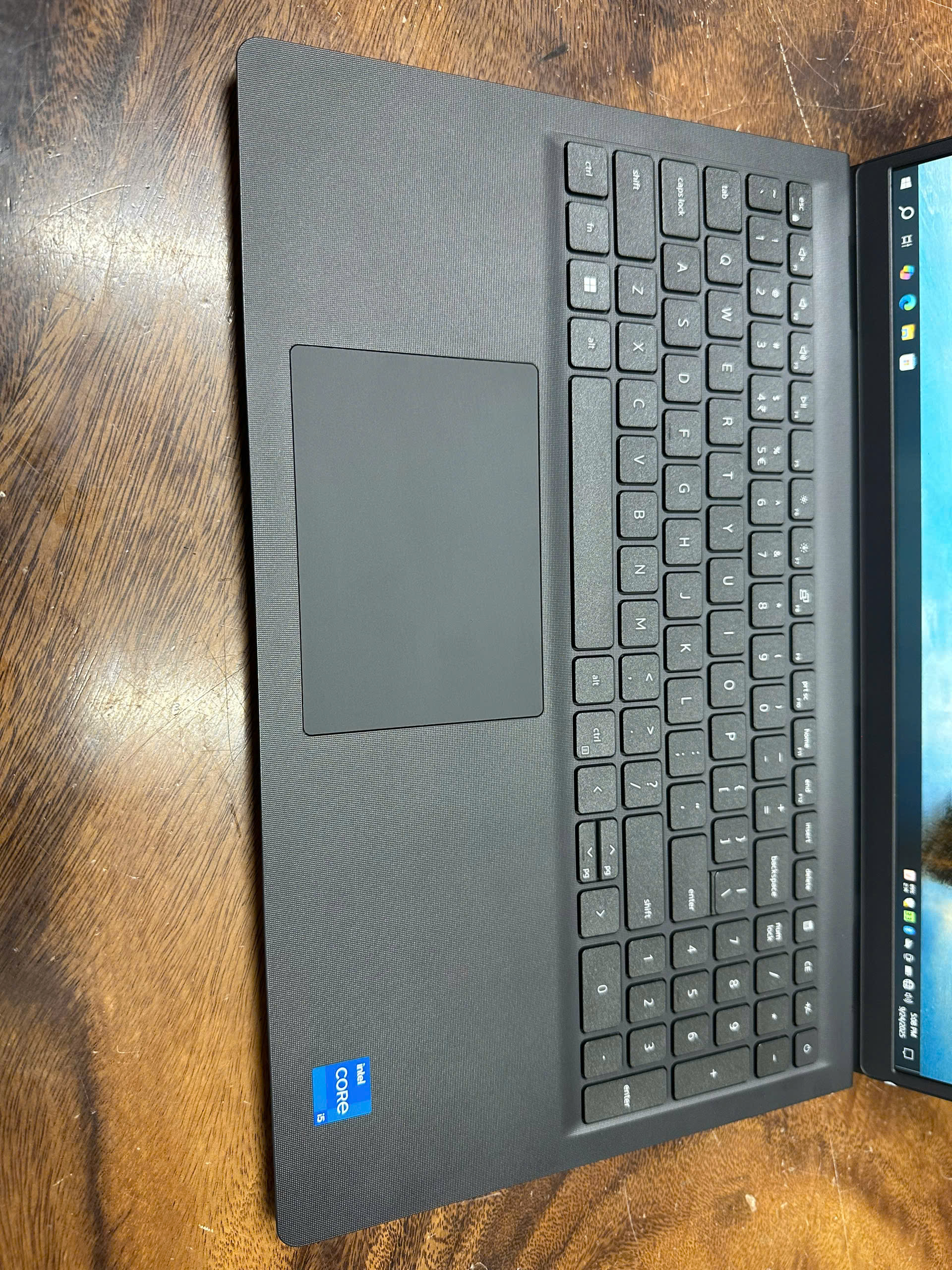 Dell Vostro 3520 I5 (4)