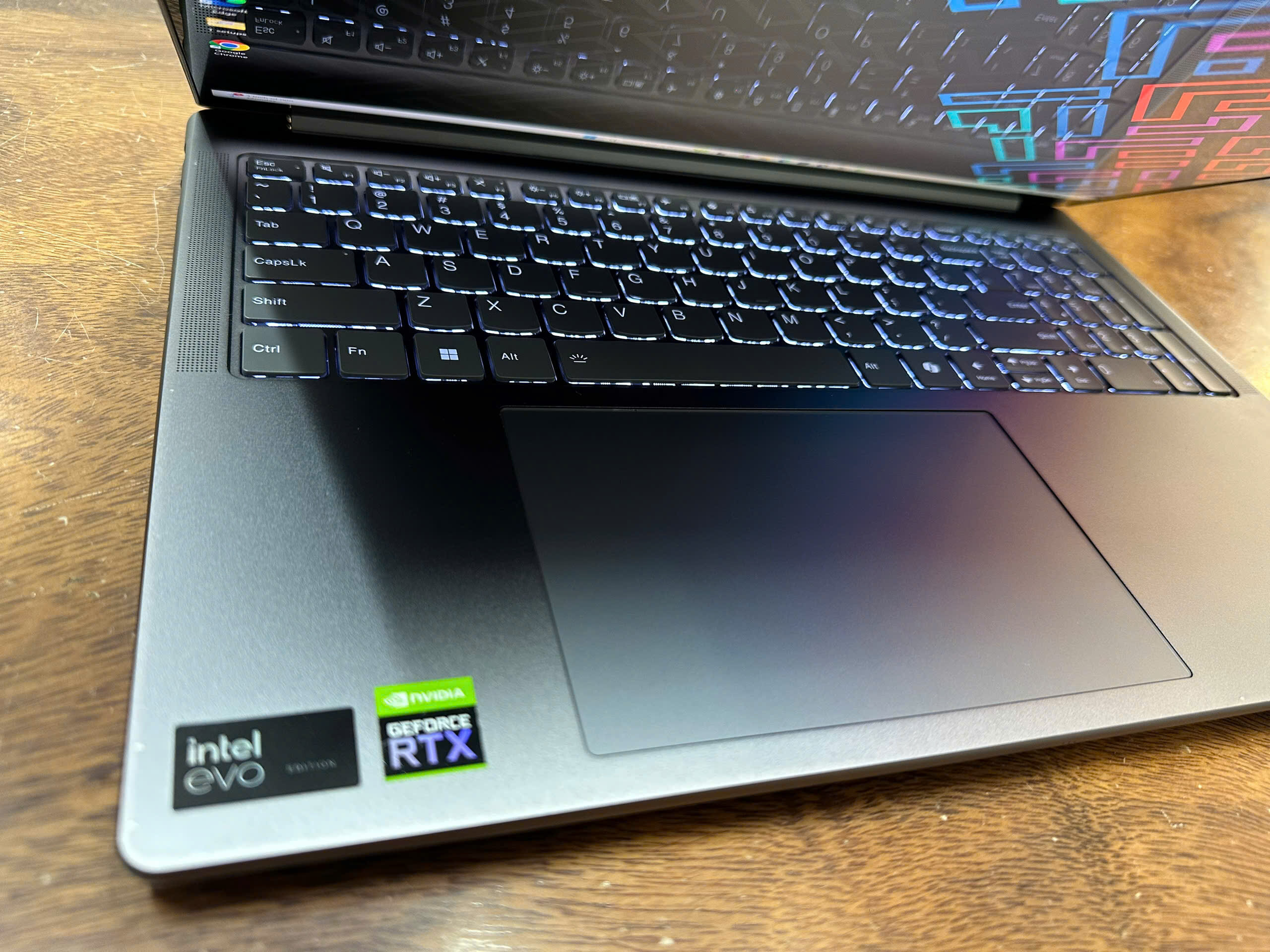 Lenovo Yoga Pro 9 16imh9 (yoga Pro 9i) (2)