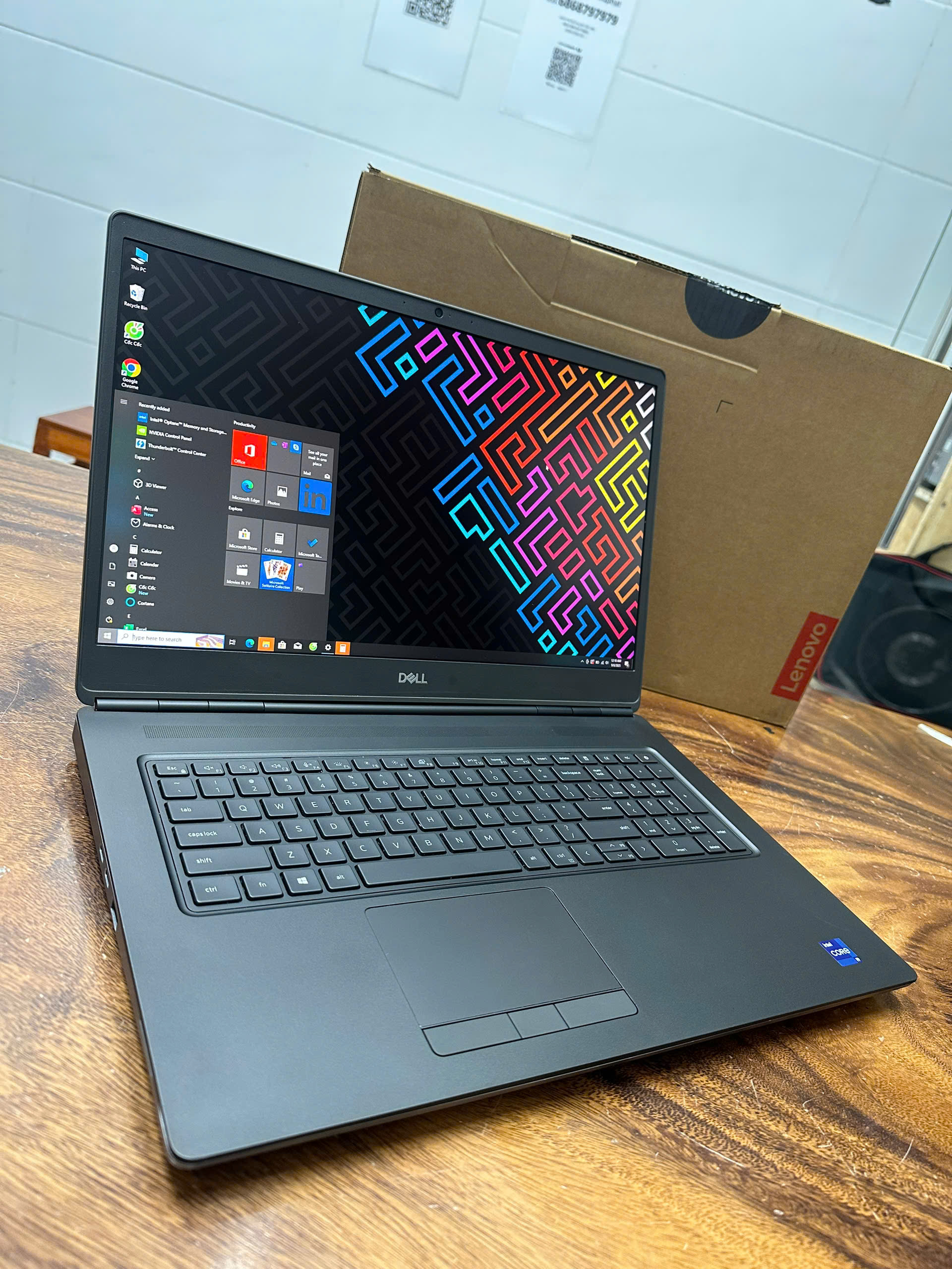 Dell Precision 7760 Core I9 (5)