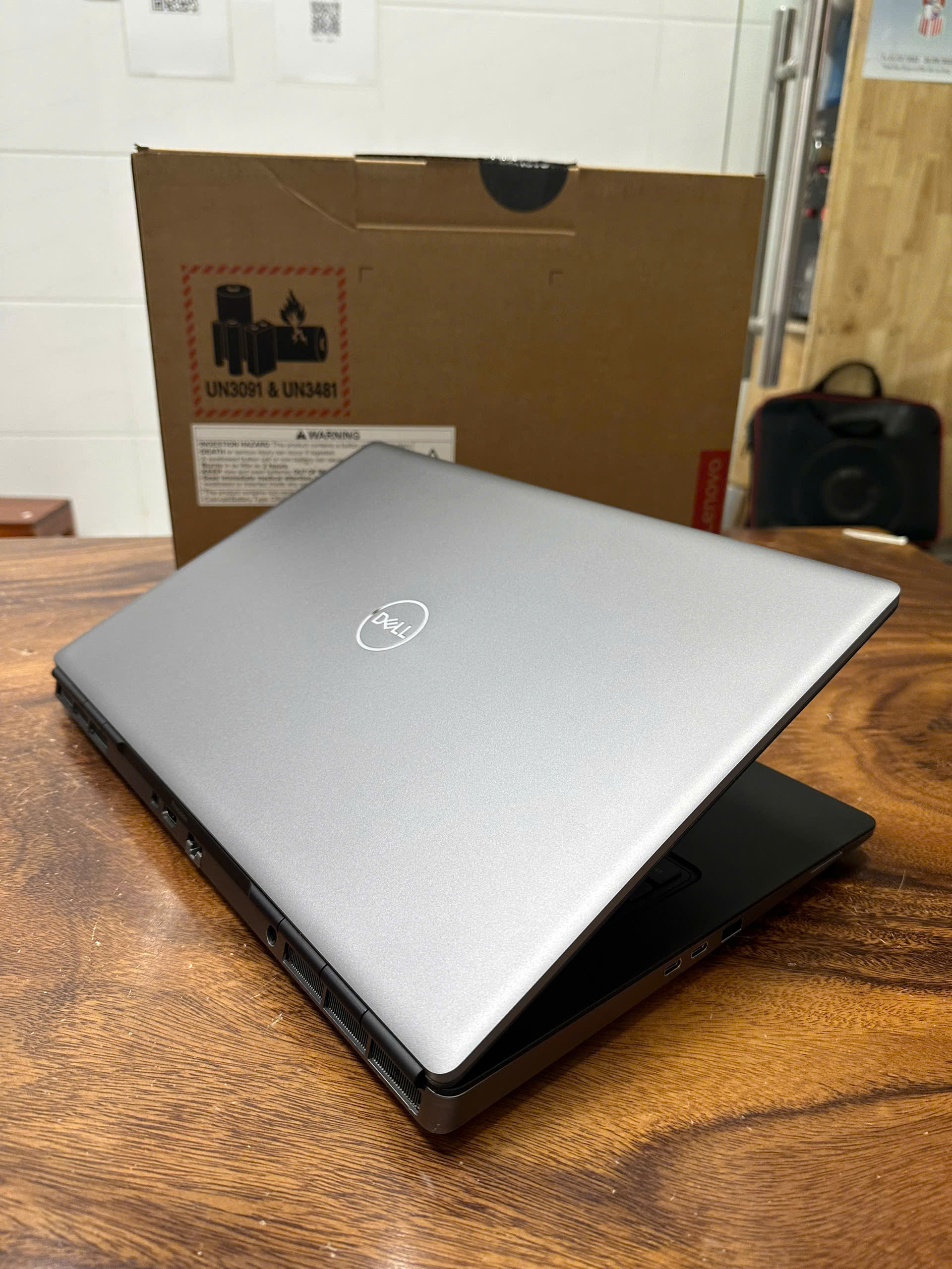 Dell Precision 7760 Core I9 (6)
