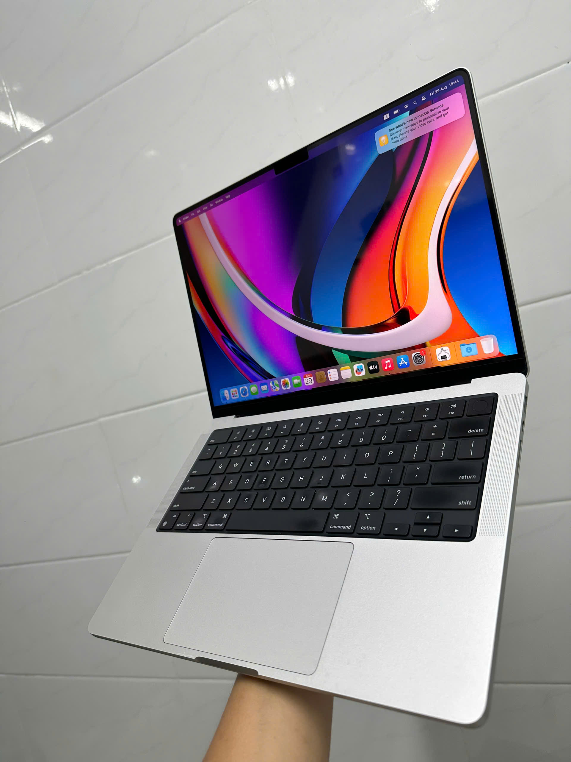 Macbook Pro 14 M3 Max Silver (2)