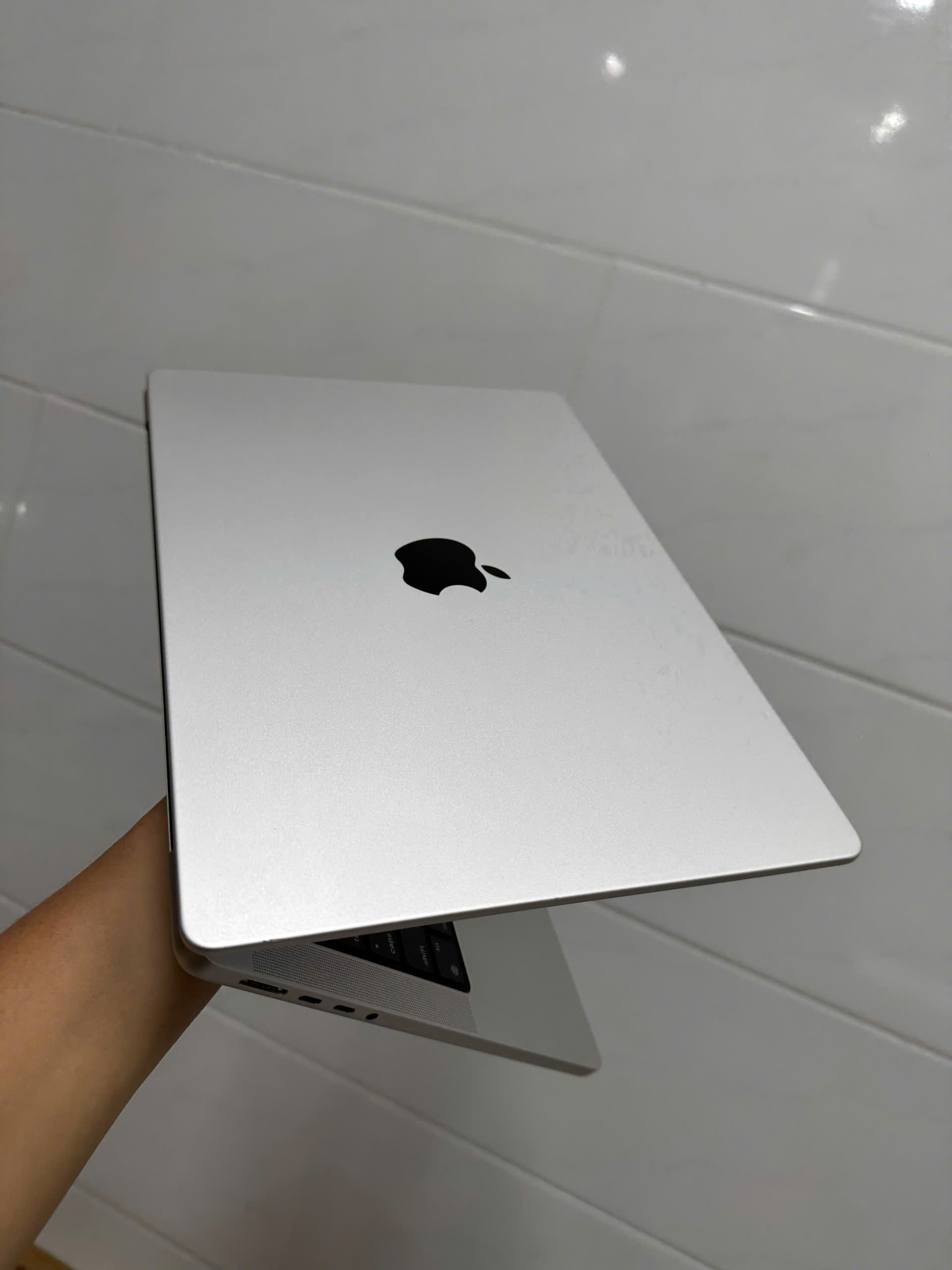Macbook Pro 14 M3 Max Silver (4)