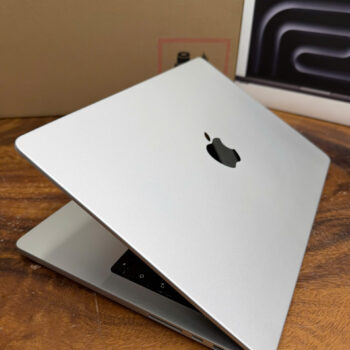 Macbook Pro 14in M5 Pro, 64G, ssd 1T,  like new, mdm