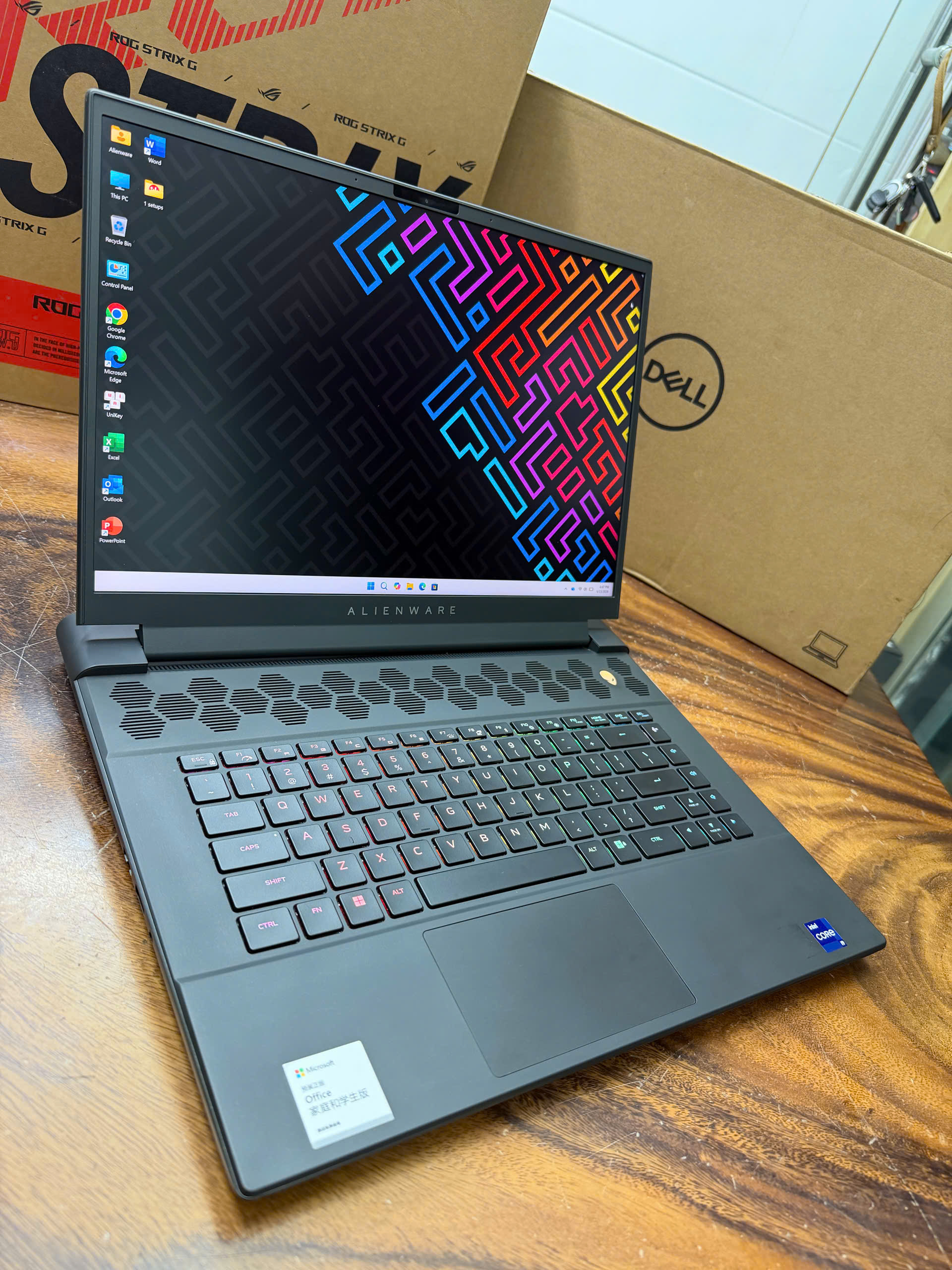 Dell Alienware M16 R1 (6)