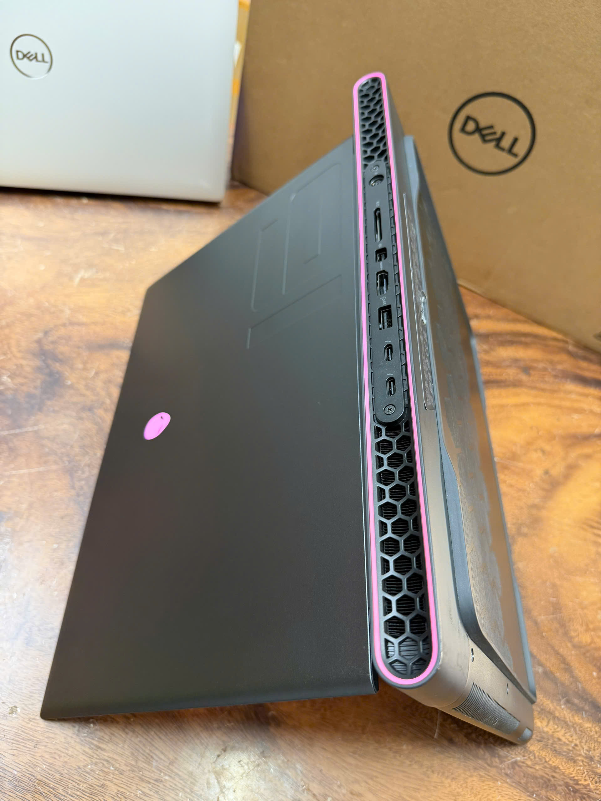 Dell Alienware M16 R1 I9 (2)