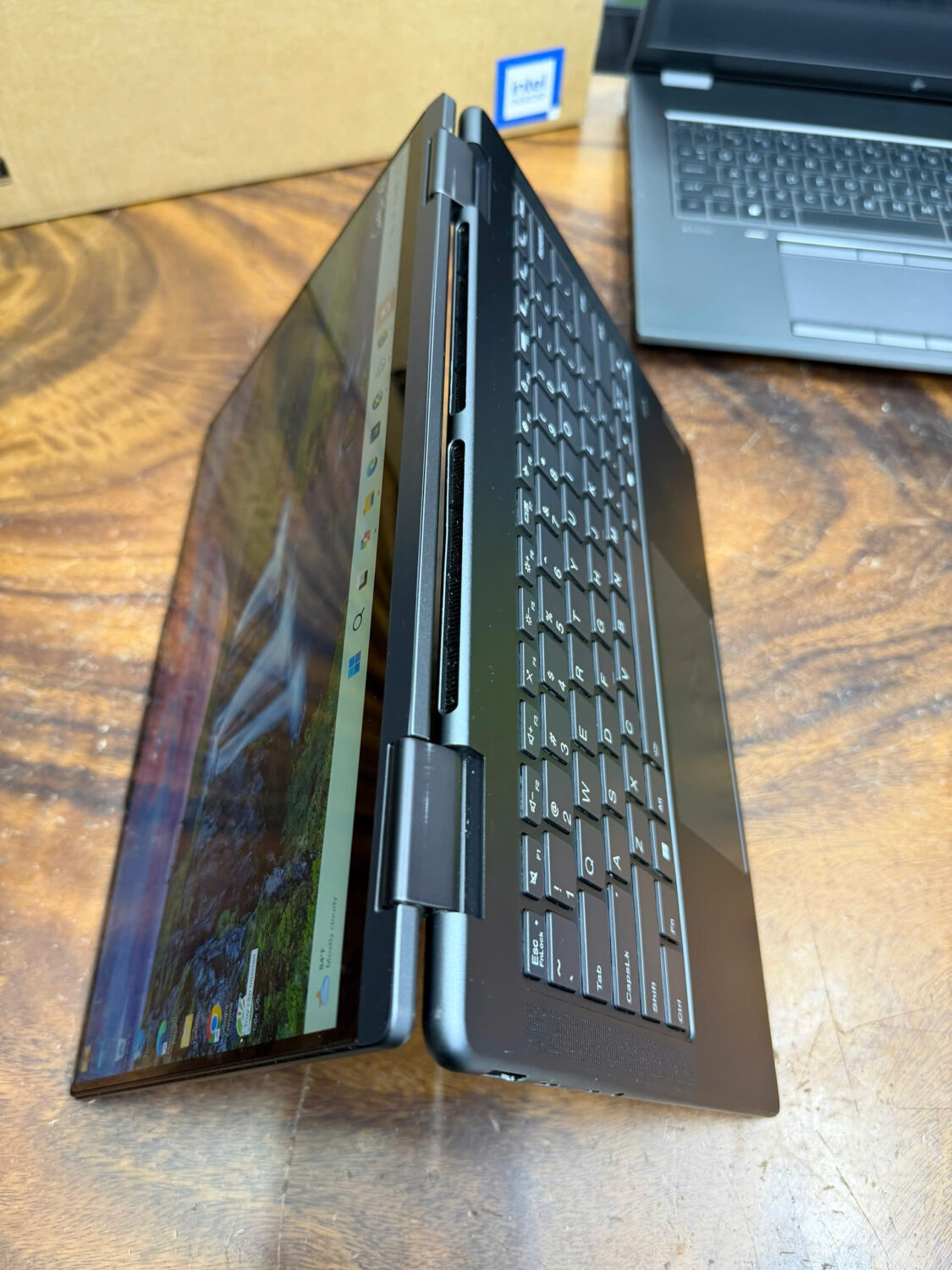 Yoga 7i 2 In 1 14iml9 (6)