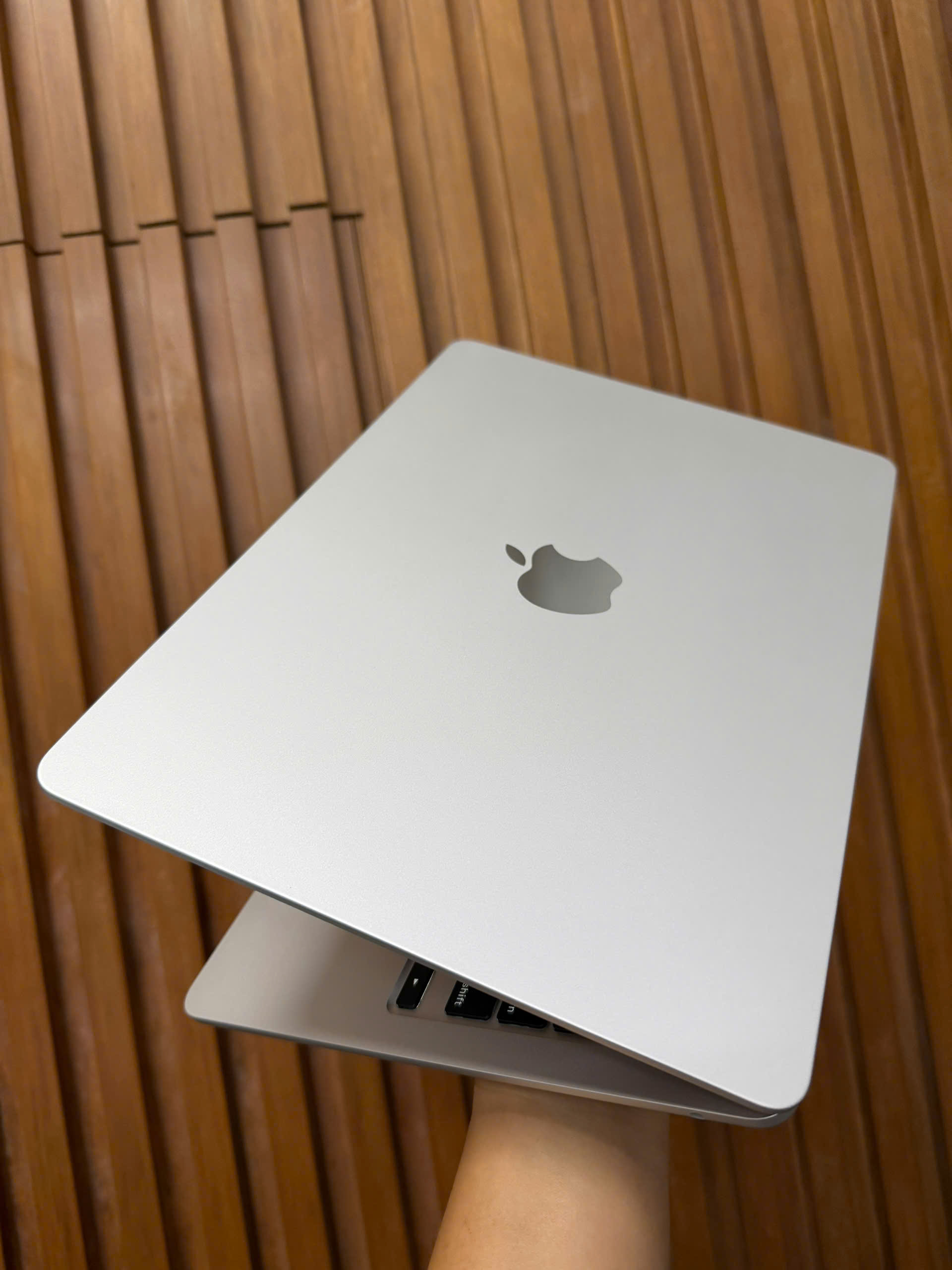 Macbook air M2, ram 8G, 256, 13,6in.