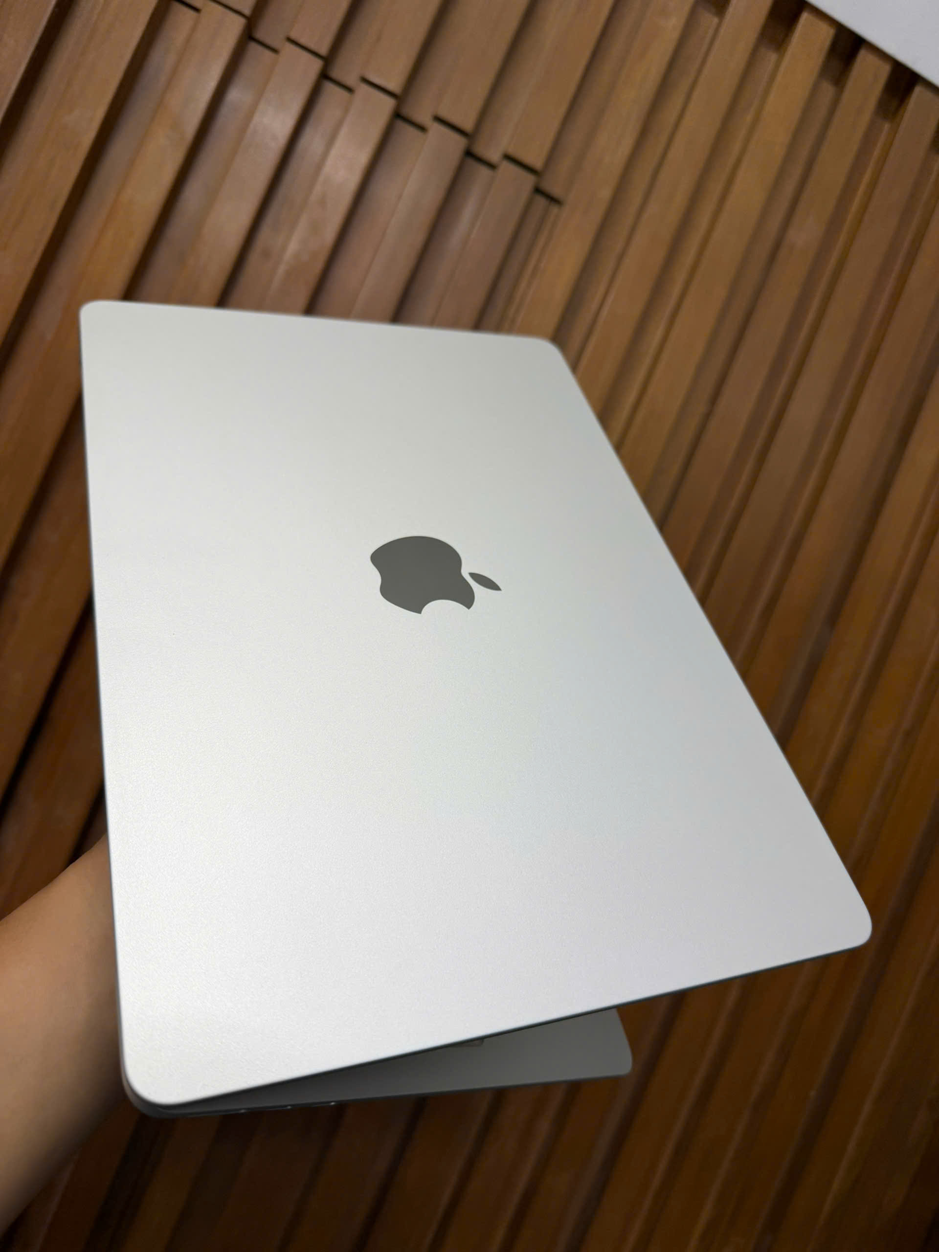 Macbook Air 13.6in M2 Silver (5)