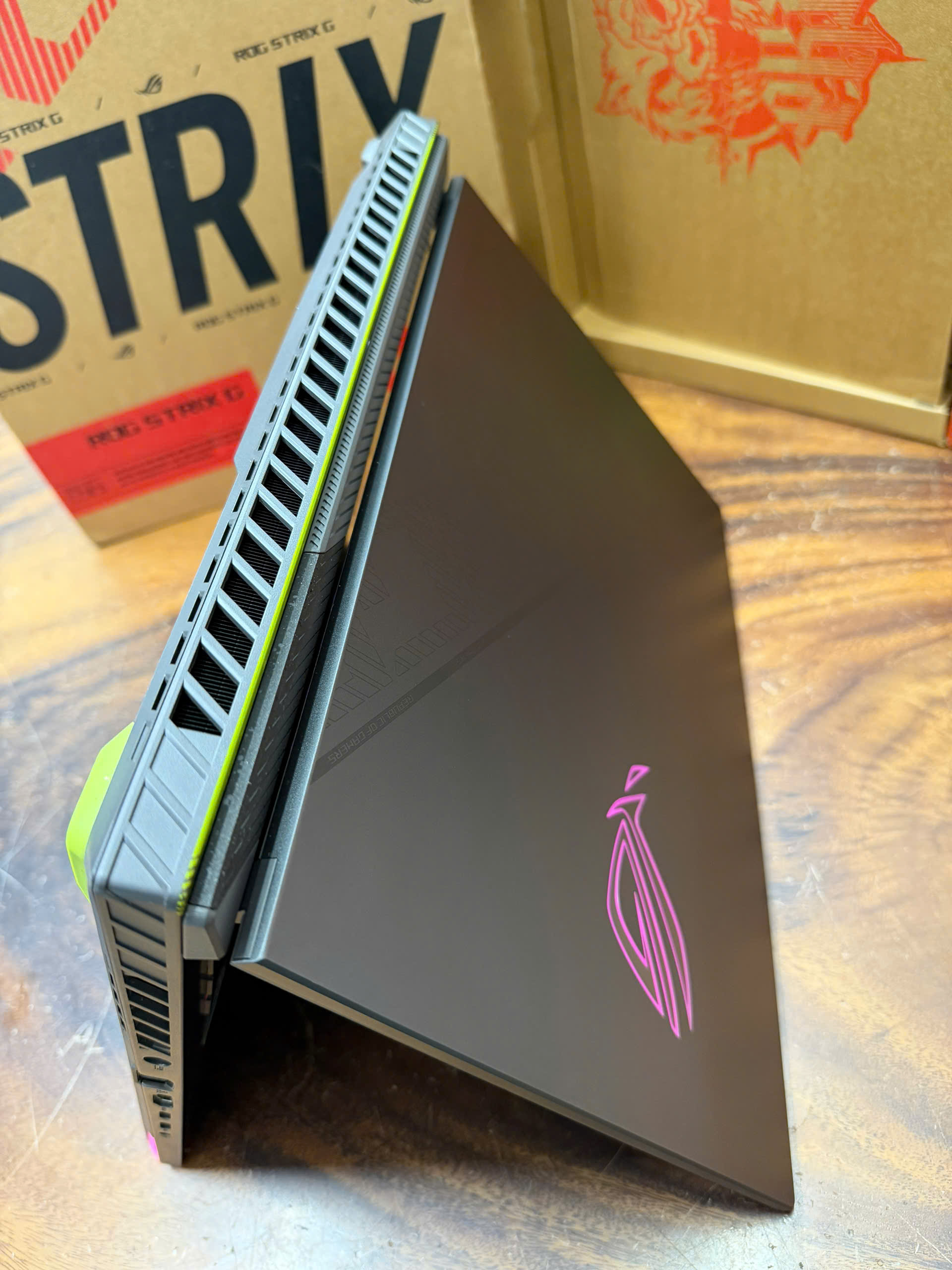 Asus Rog Strix G16 G614j (15)