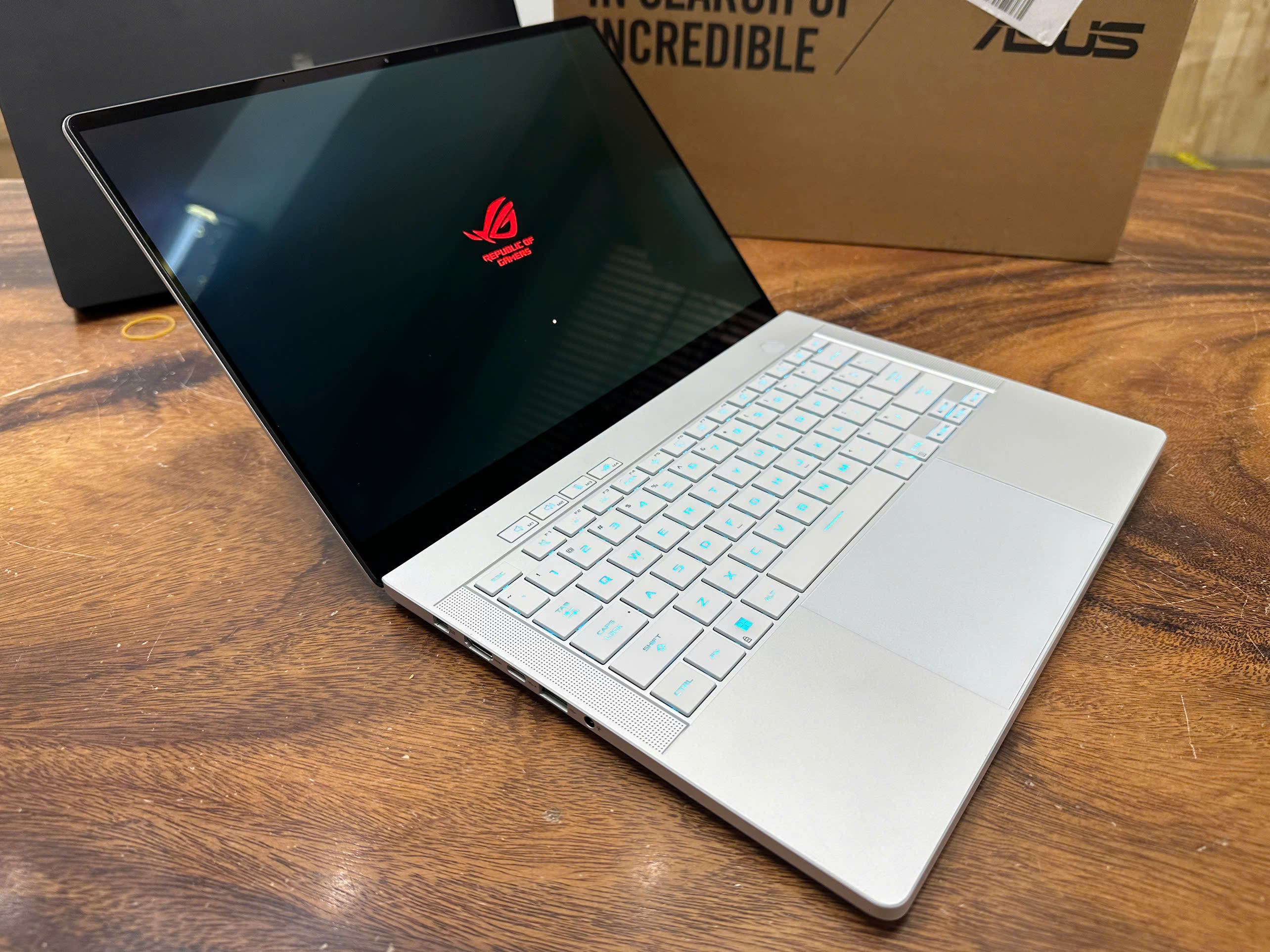 Asus Zephyrus G14 Ga403u (1)