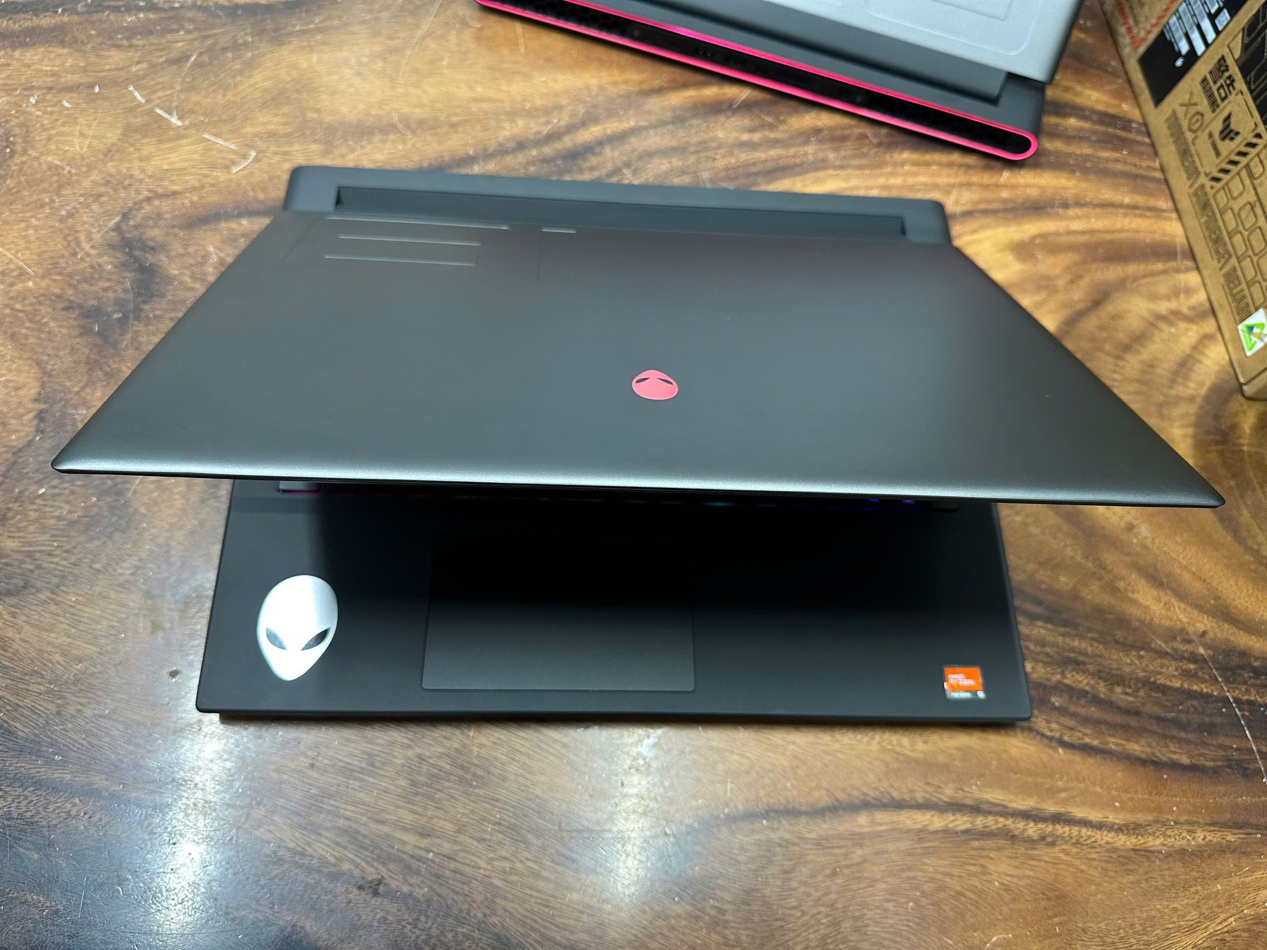 Dell Alienware M18 R1 Ryzen 9 (5)