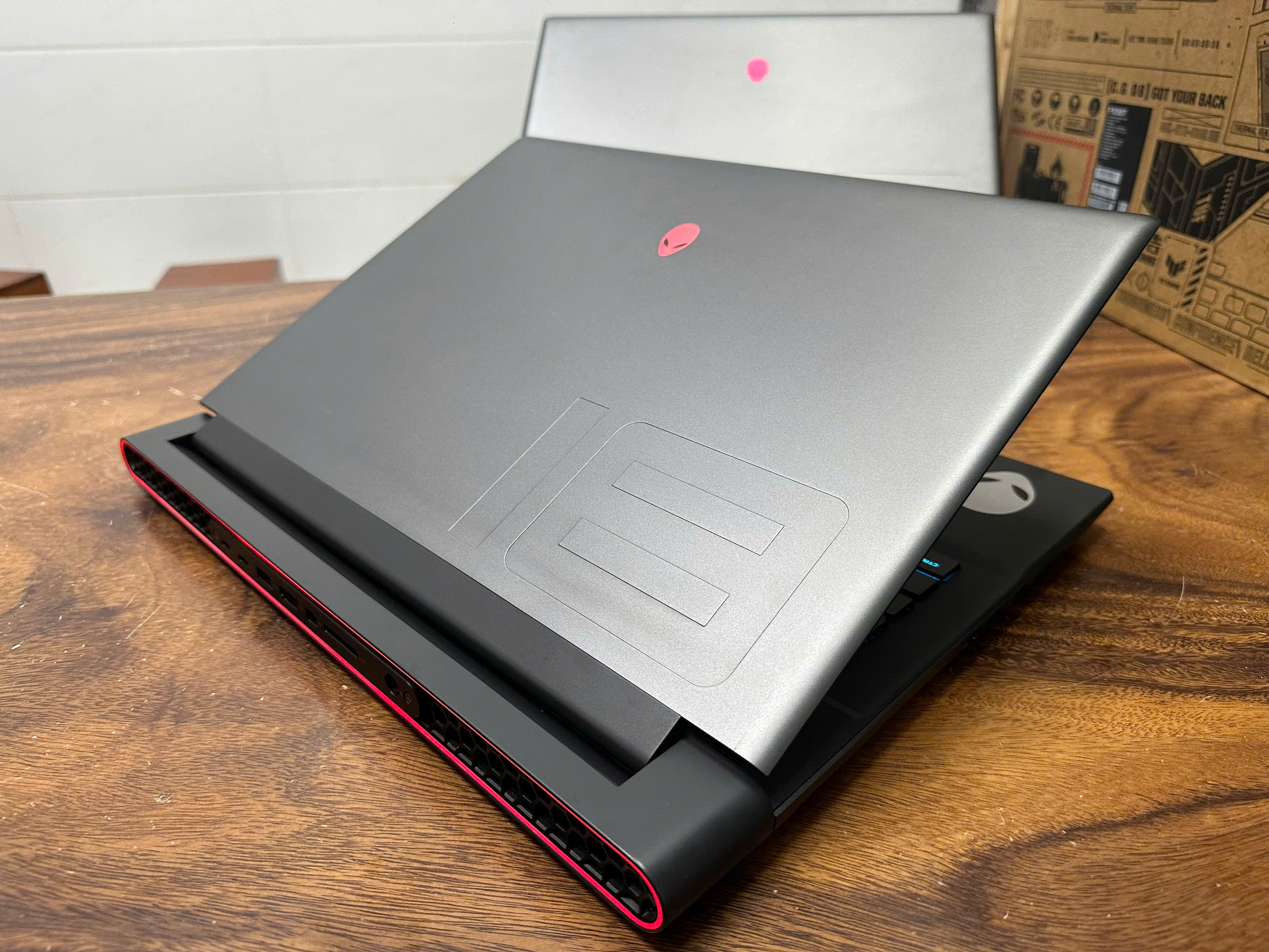 Dell Alienware là dòng laptop Gaming cao cấp nhất hiện nay