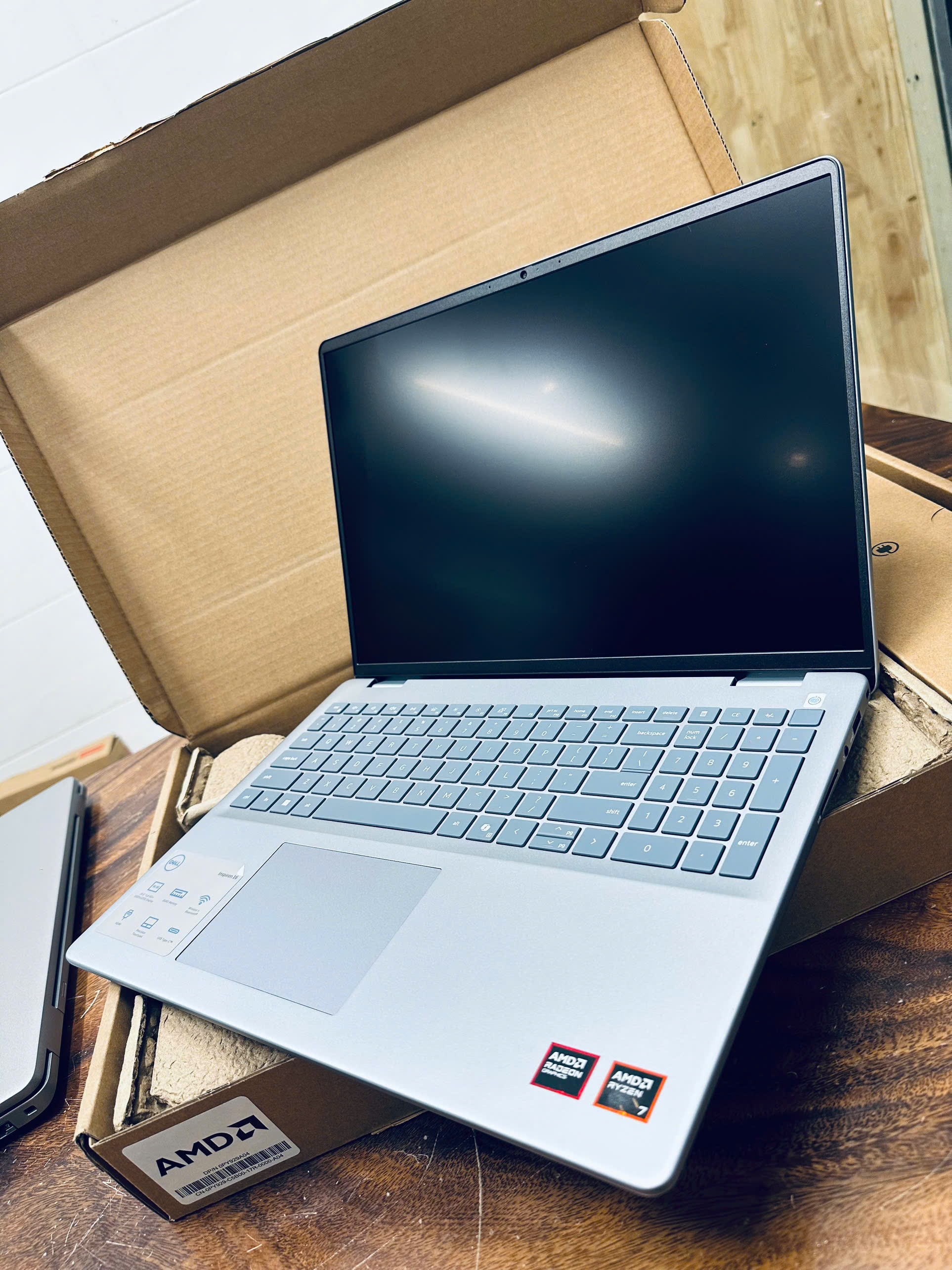 Dell Inspiron 5645 Ryzen 7 (3)