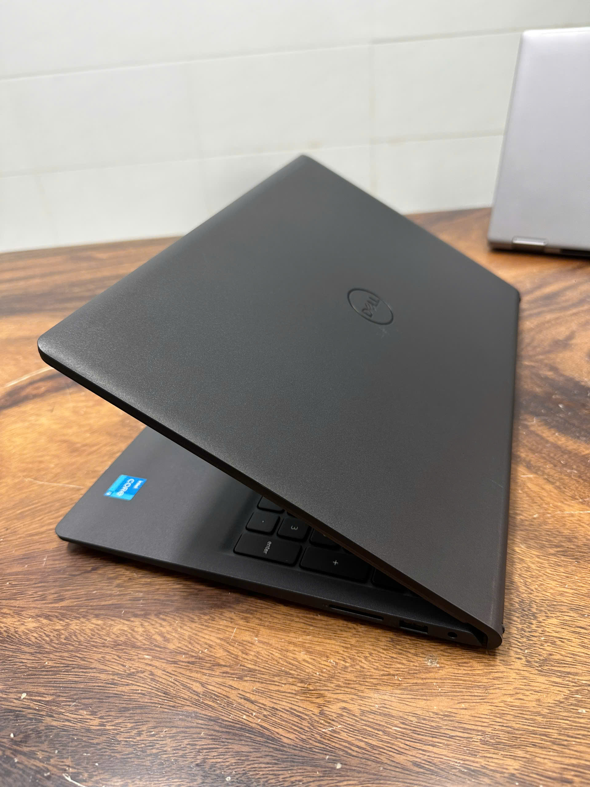 Dell Inspiron 3520 Core I3 (4)