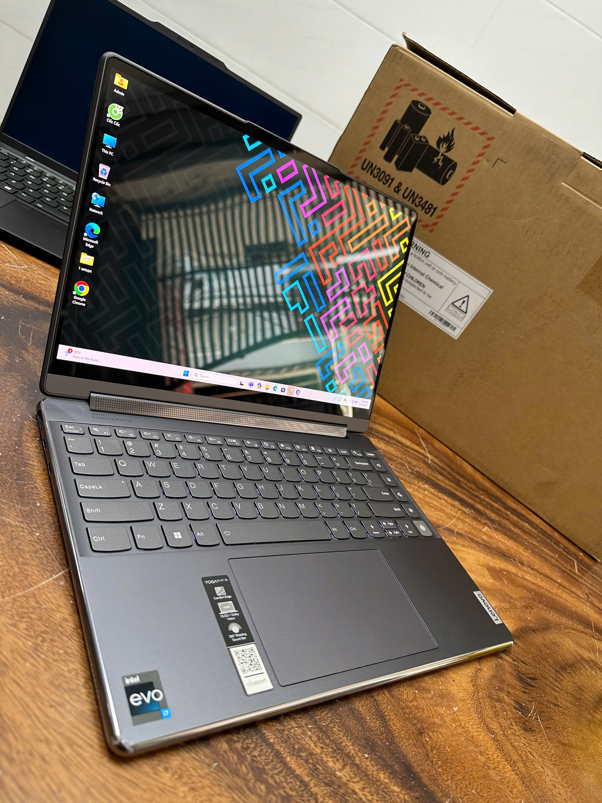 Lenovo Yoga 9 14irp8 (2)