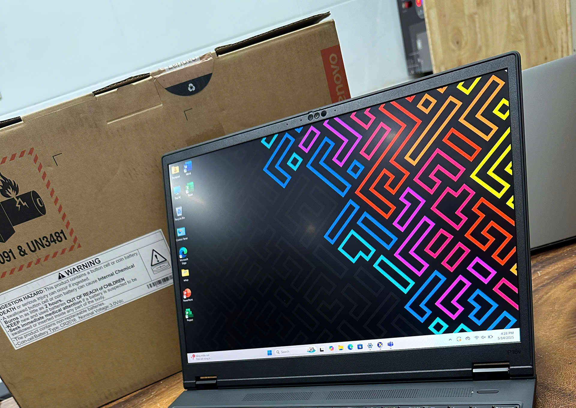Màn hình ThinkPad P16v Gen 2 đạt chuẩn màu chuyên nghiệp với độ chính xác cao