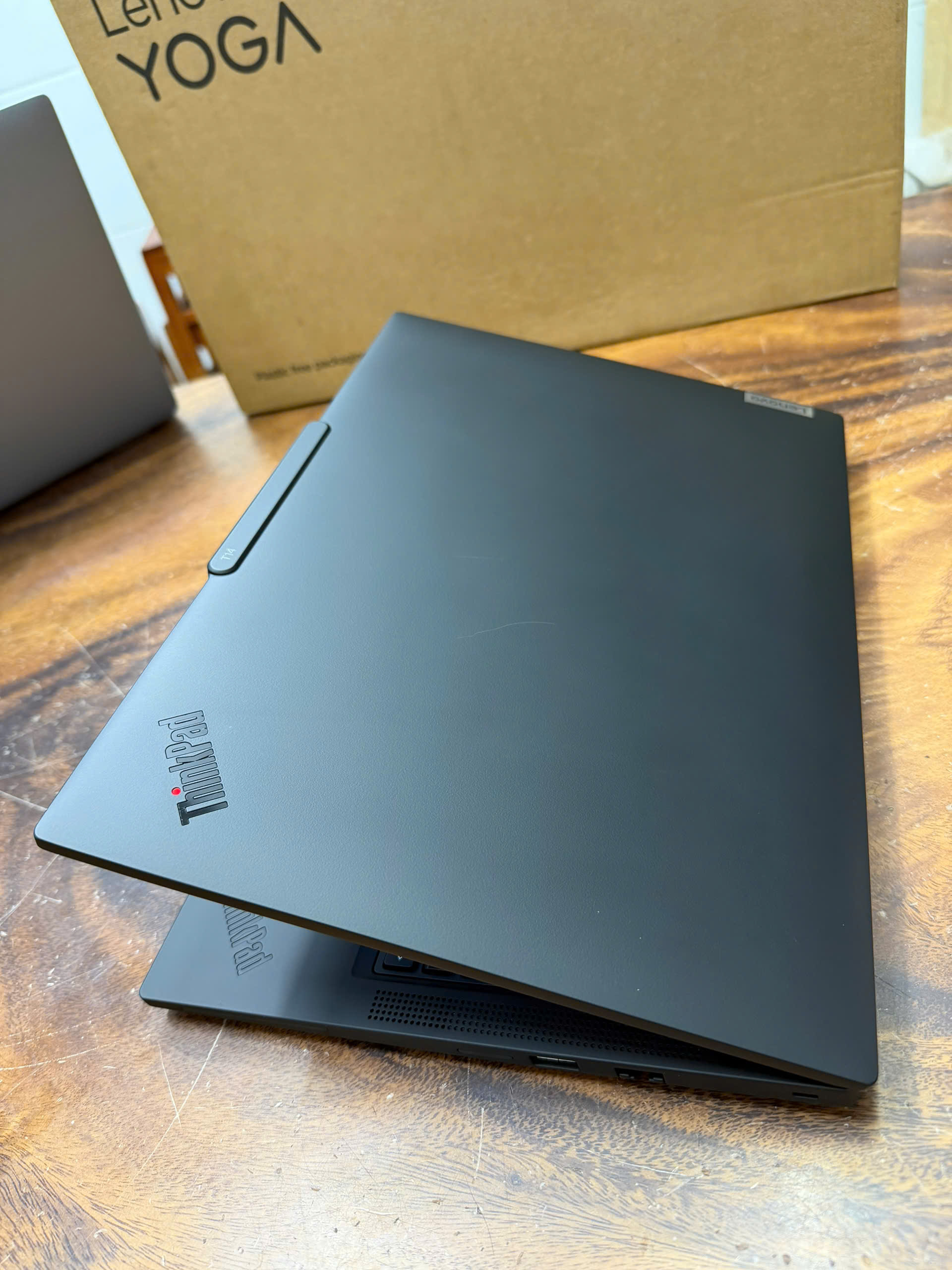 Thinkpad T14 Gen 5 Ultra 7 (1)