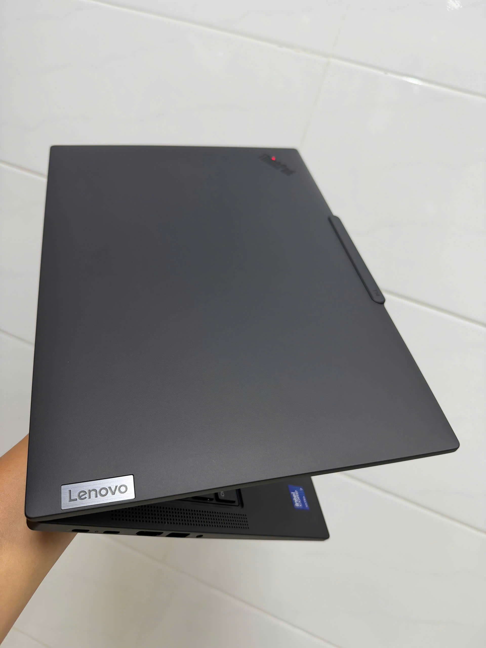 Thinkpad T14 Gen 6 (5)