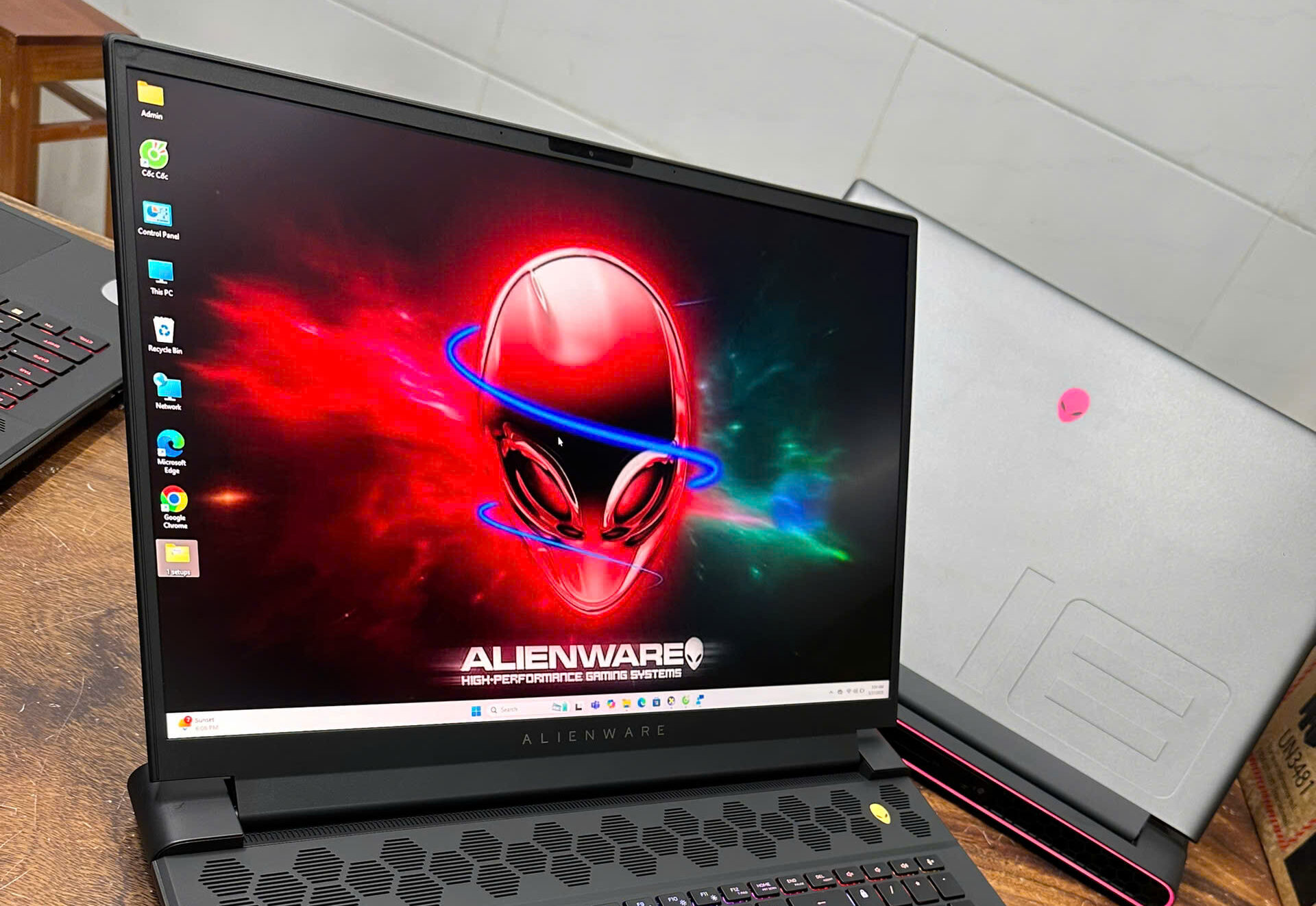 Dell Alienware M18 R1 sở hữu tần số quét cao nhất hiện nay với 480Hz