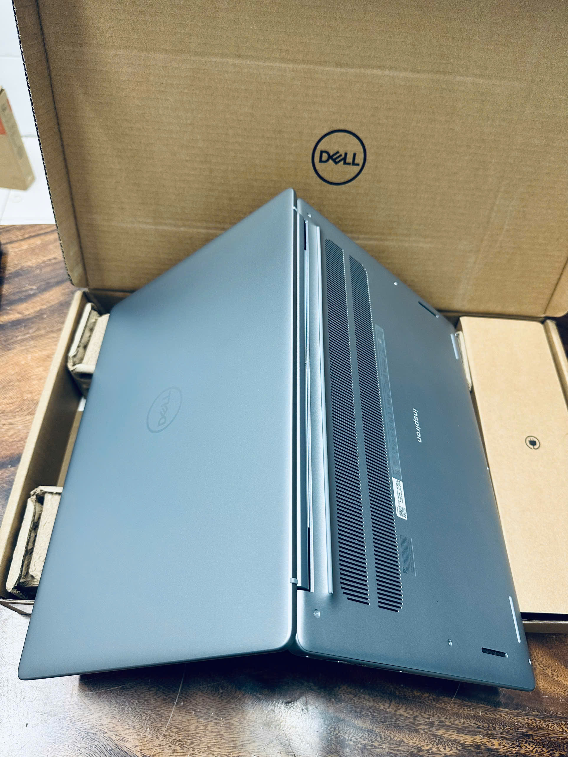 Dell Inspiron 7440 2in1 Core 5 (4)
