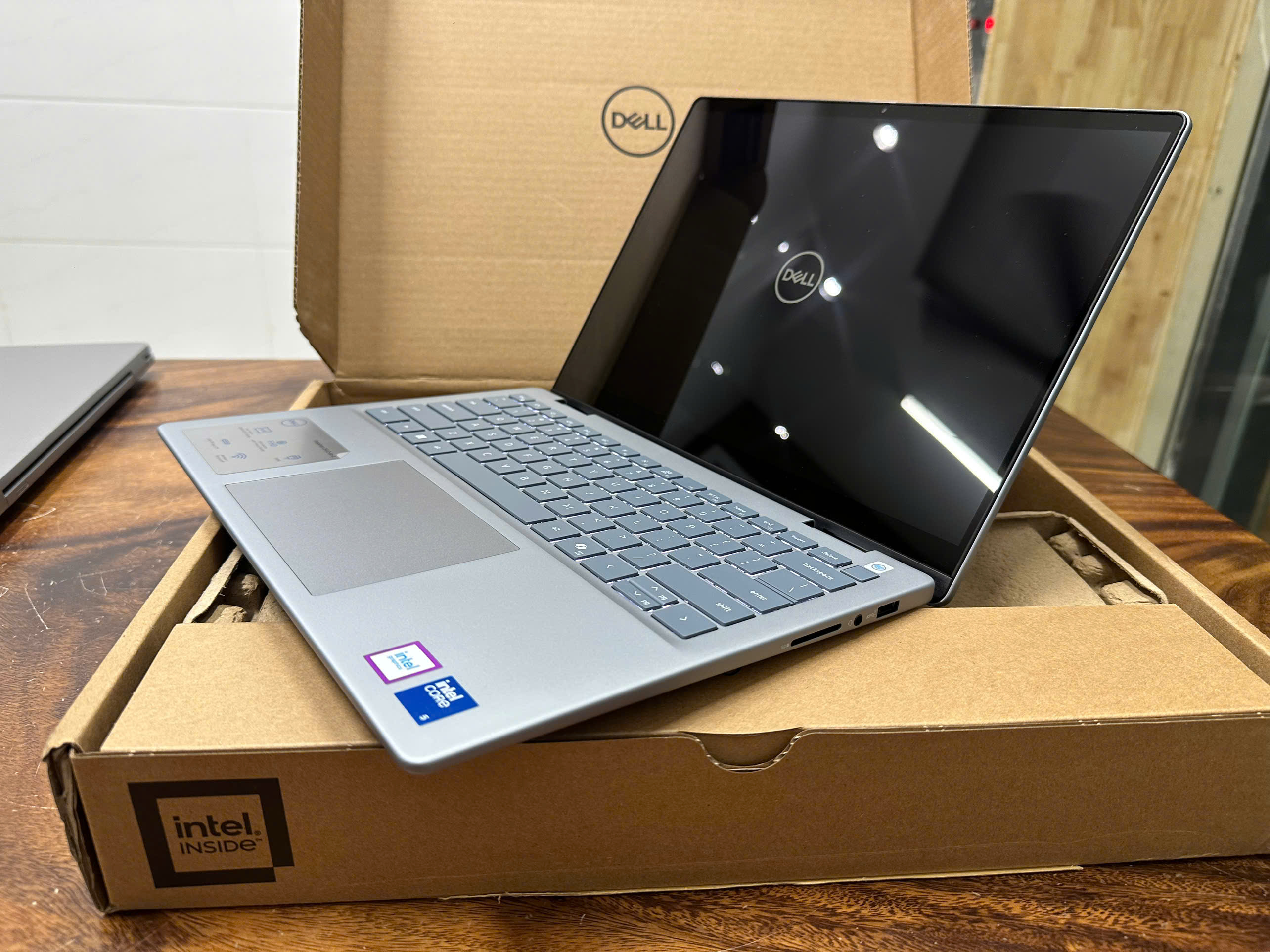 Dell Inspiron 7440 2in1 Core 5 (7)