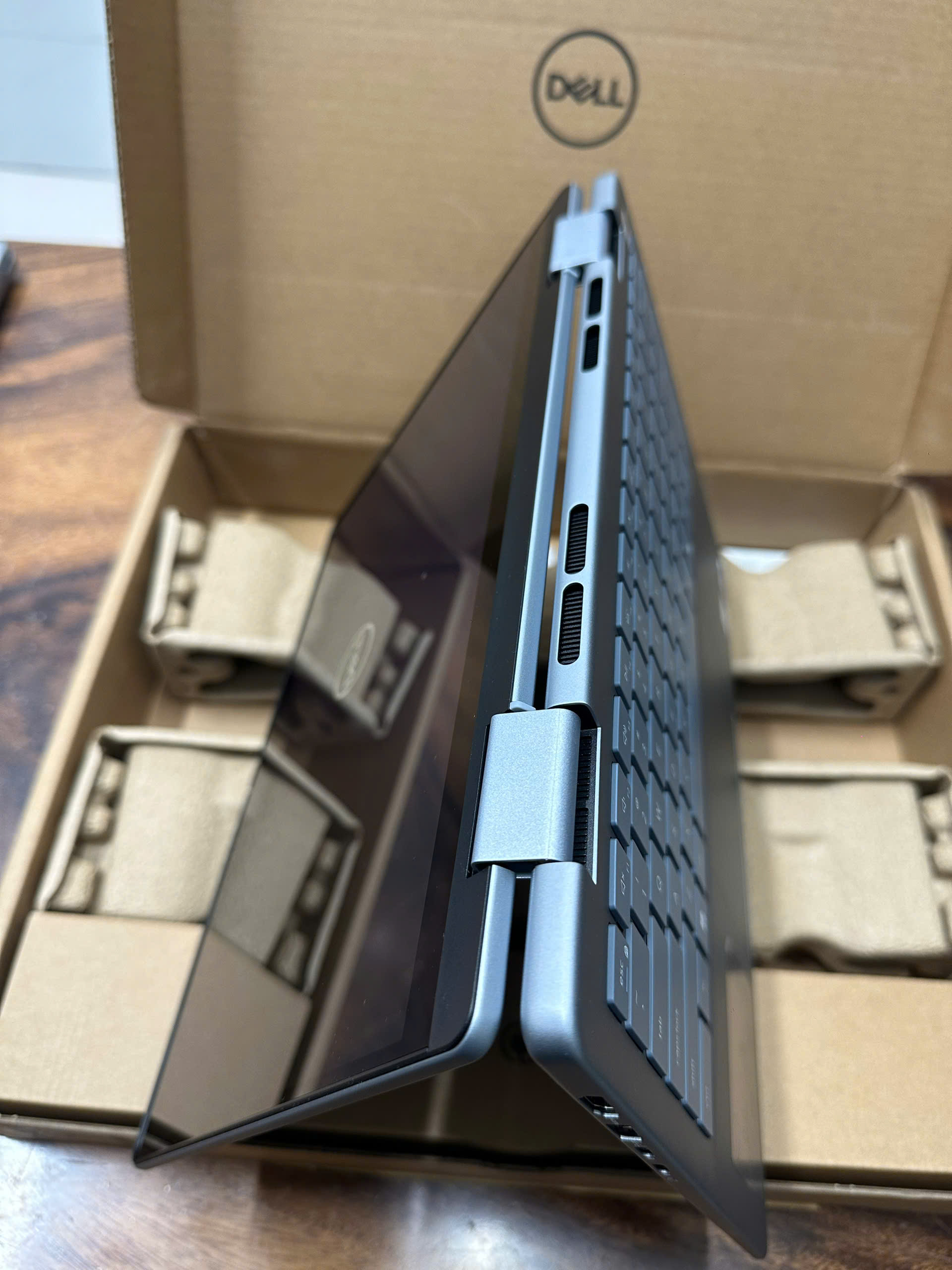 Dell Inspiron 7440 2in1 Core 5 (9)