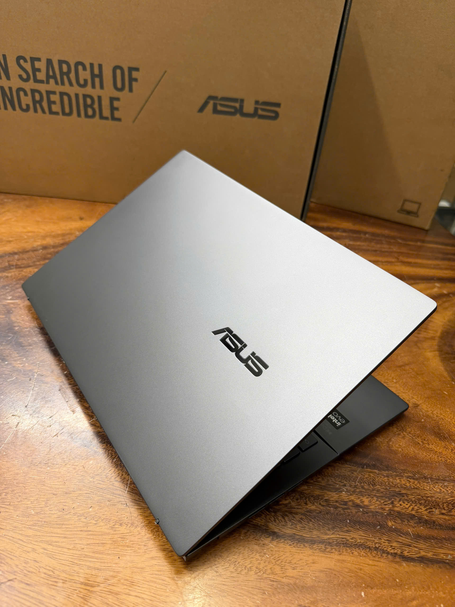 Asus Zenbook 14 Q415, ultra 5 125H, 8G, 512G, 14in OLED.